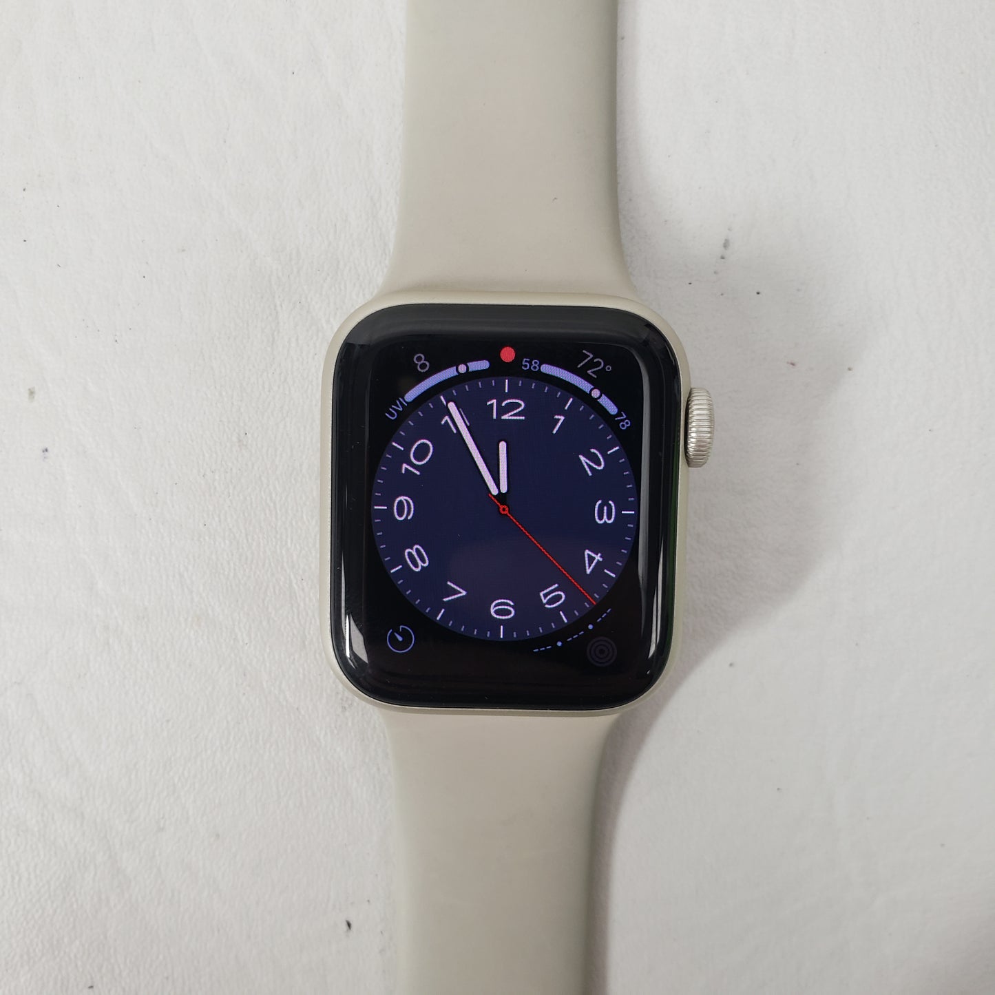 Unlocked Apple Watch SE 2nd Gen 40MM Starlight Aluminum Starlight Sport Band MRG03LL/A