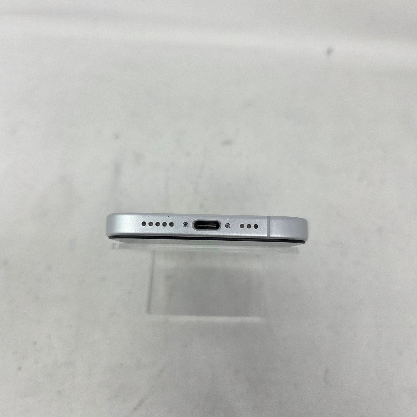 Factory Unlocked Apple iPhone 16 128GB White MYAQ3LL/A