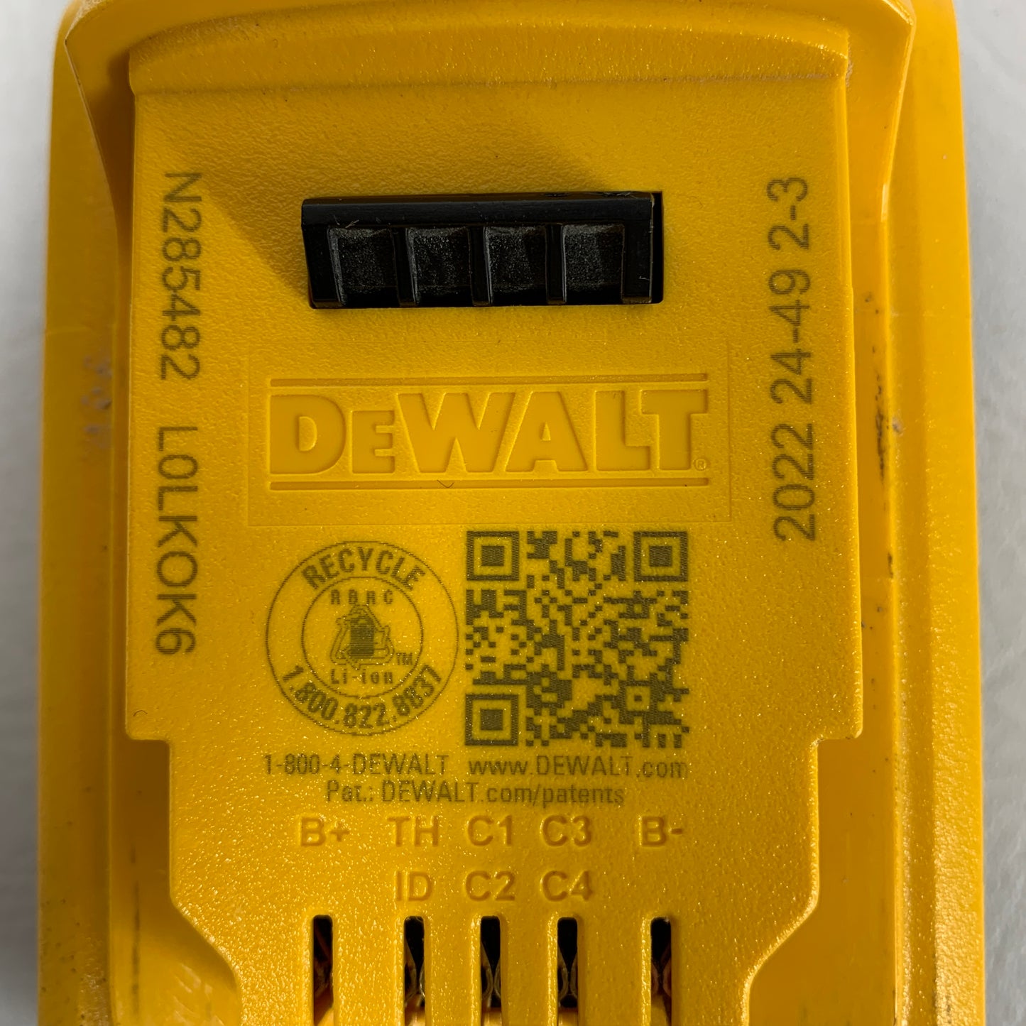 DeWalt DCB203 20V MAX Lithium-Ion Battery 2 Pack