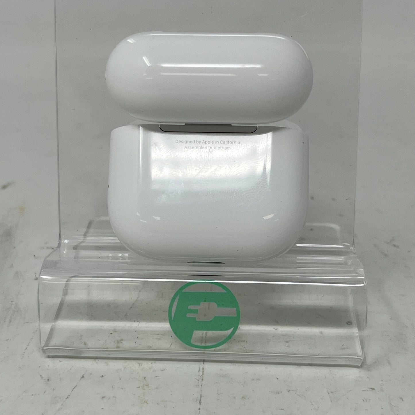 Apple AirPods 4th Gen with Charging Case A3053 A3050 A3058 MXP63LL/A