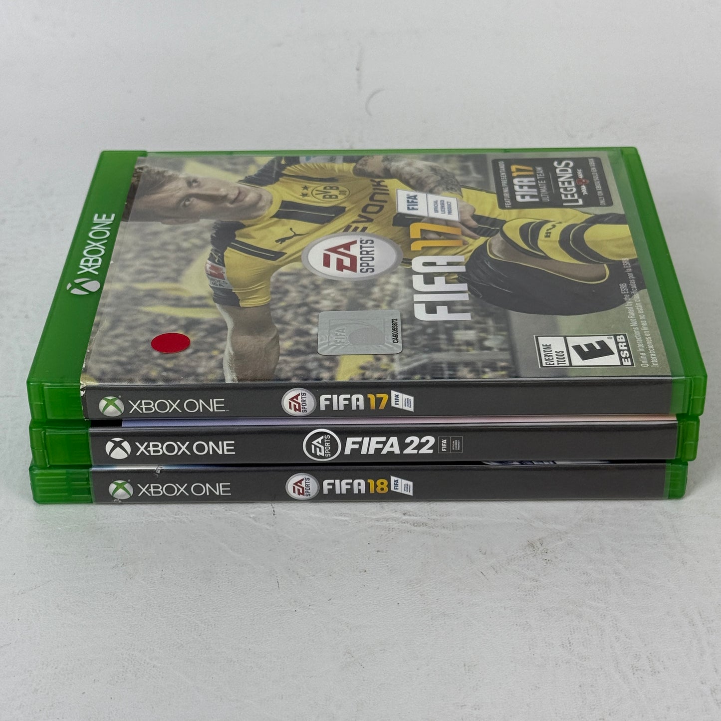 Lot of 3 Microsoft Xbox One Games FIFA 17,FIFA 18,FIFA 22