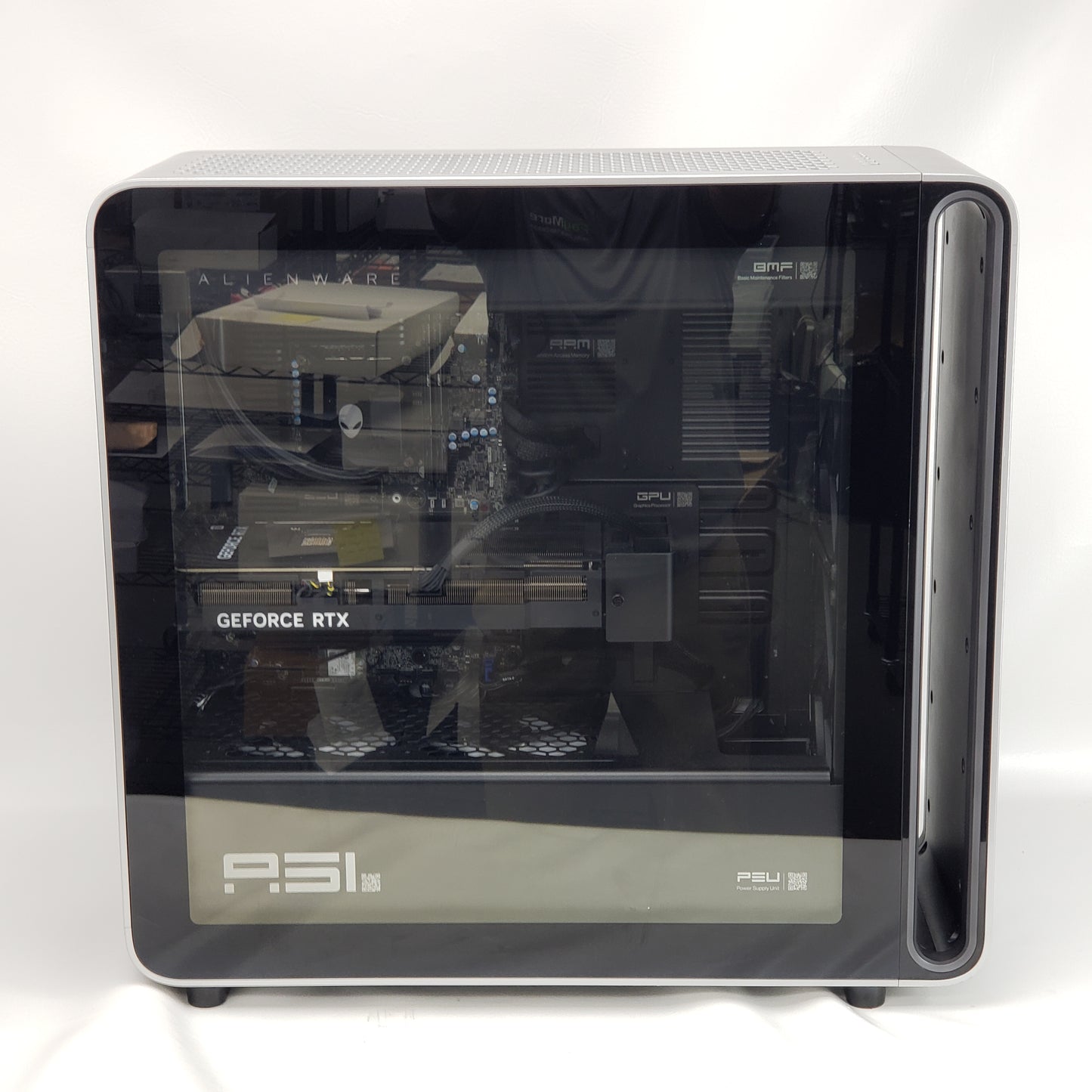 Alienware Area 51 Ultra 9 285K 64GB RAM 4TB SSD GeForce RTX 5080 Desktop Only