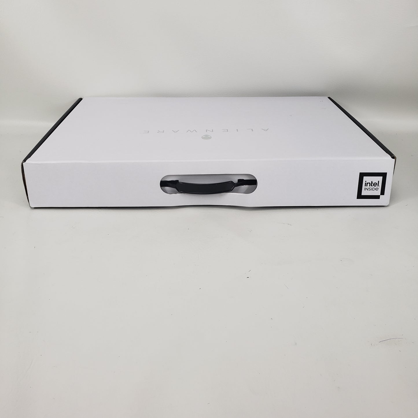 Alienware m18 R1 18" i7-13700HX 2.1GHz 16GB RAM 1TB SSD GeForce RTX 4060