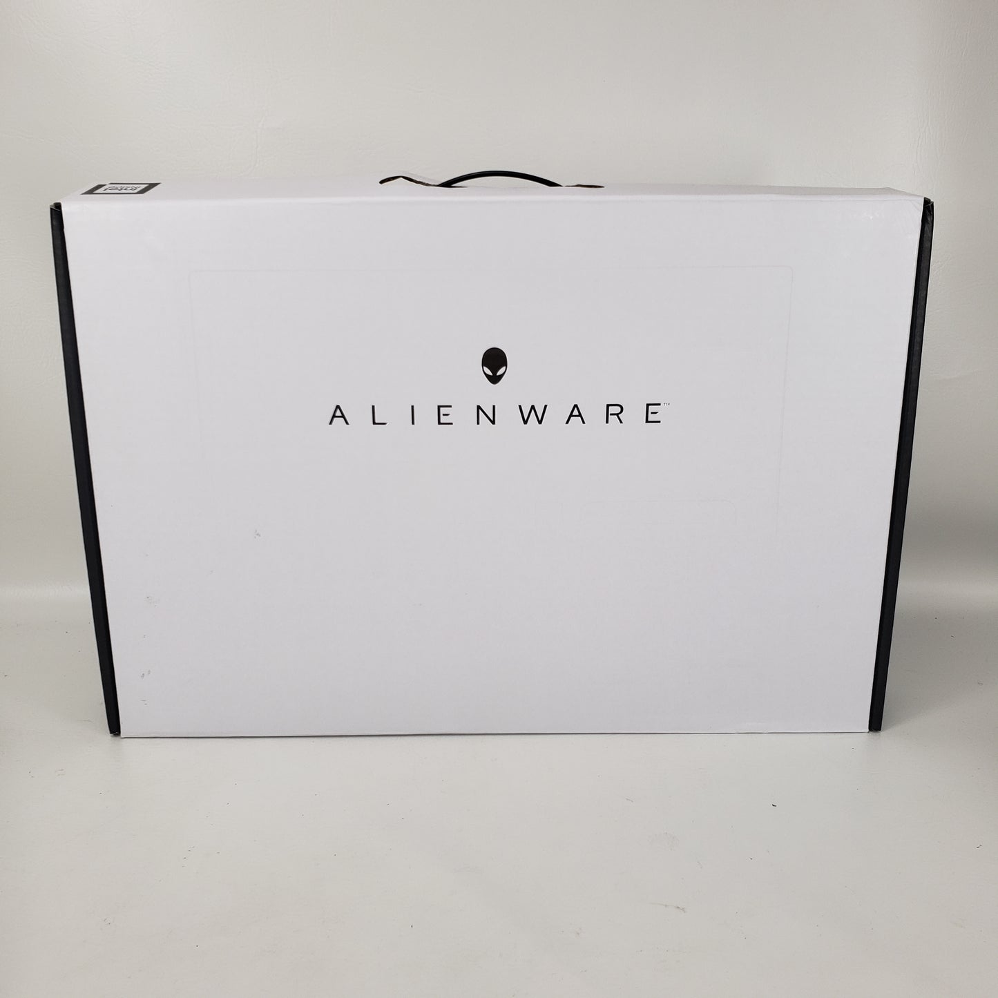 Alienware m18 R1 18" i7-13700HX 2.1GHz 16GB RAM 1TB SSD GeForce RTX 4060