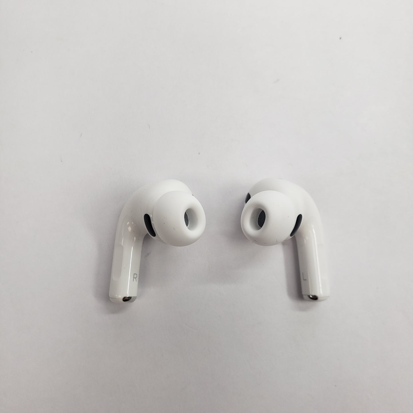 Apple AirPods Pro 3rd Gen with MagSafe Charging Case A3064 A3063 A3122 MTJV3AM/A
