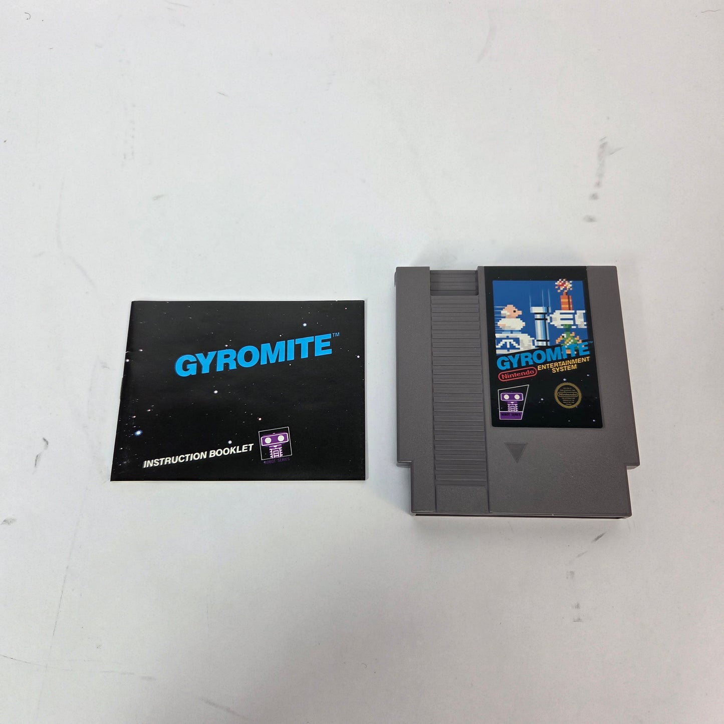 Nintendo NES Deluxe Set System Console w/ Rob the Robot CIB