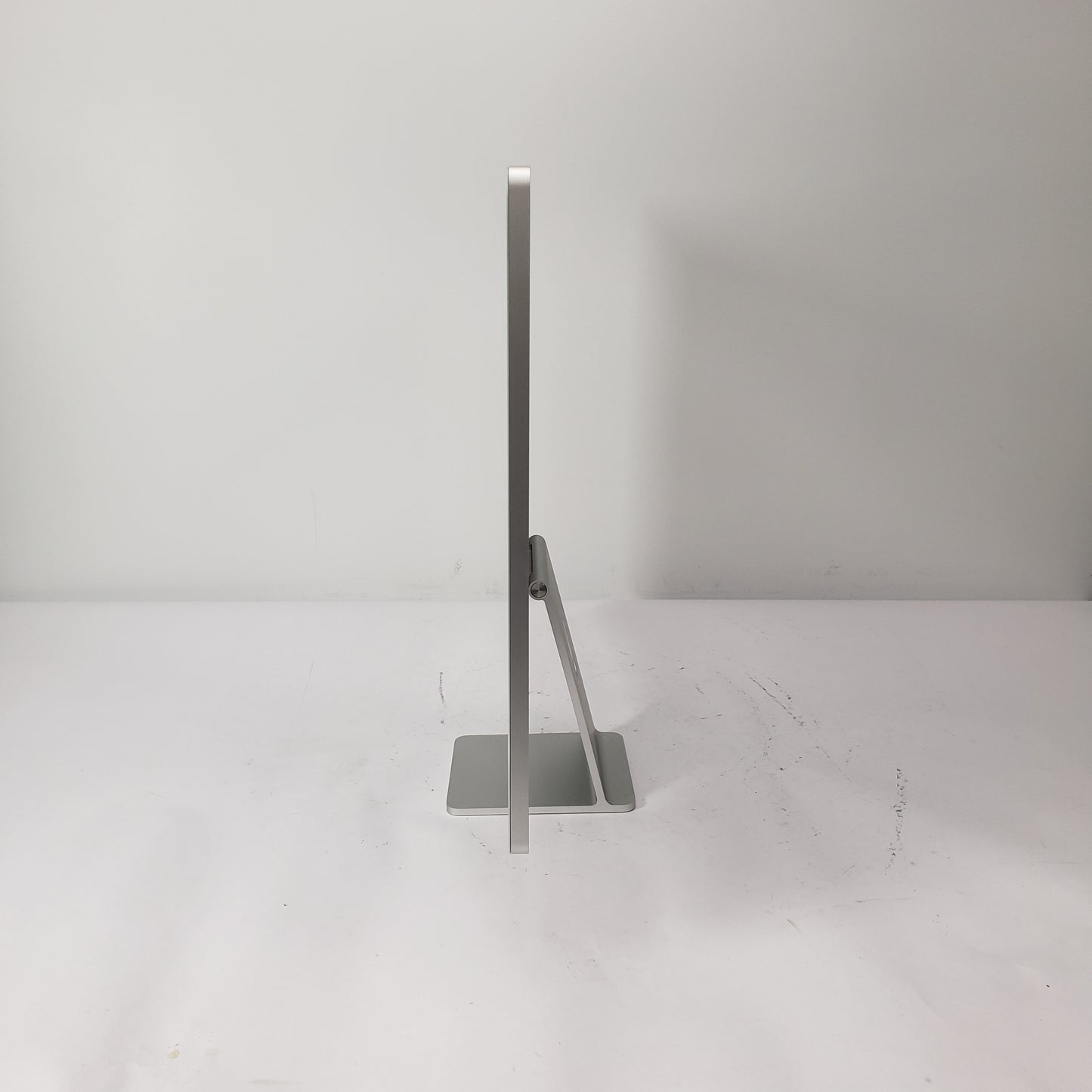 2021 Apple iMac 24" M1 8 Core 3.2GHz 8GB RAM 256GB SSD Silver MGPC3LL/A