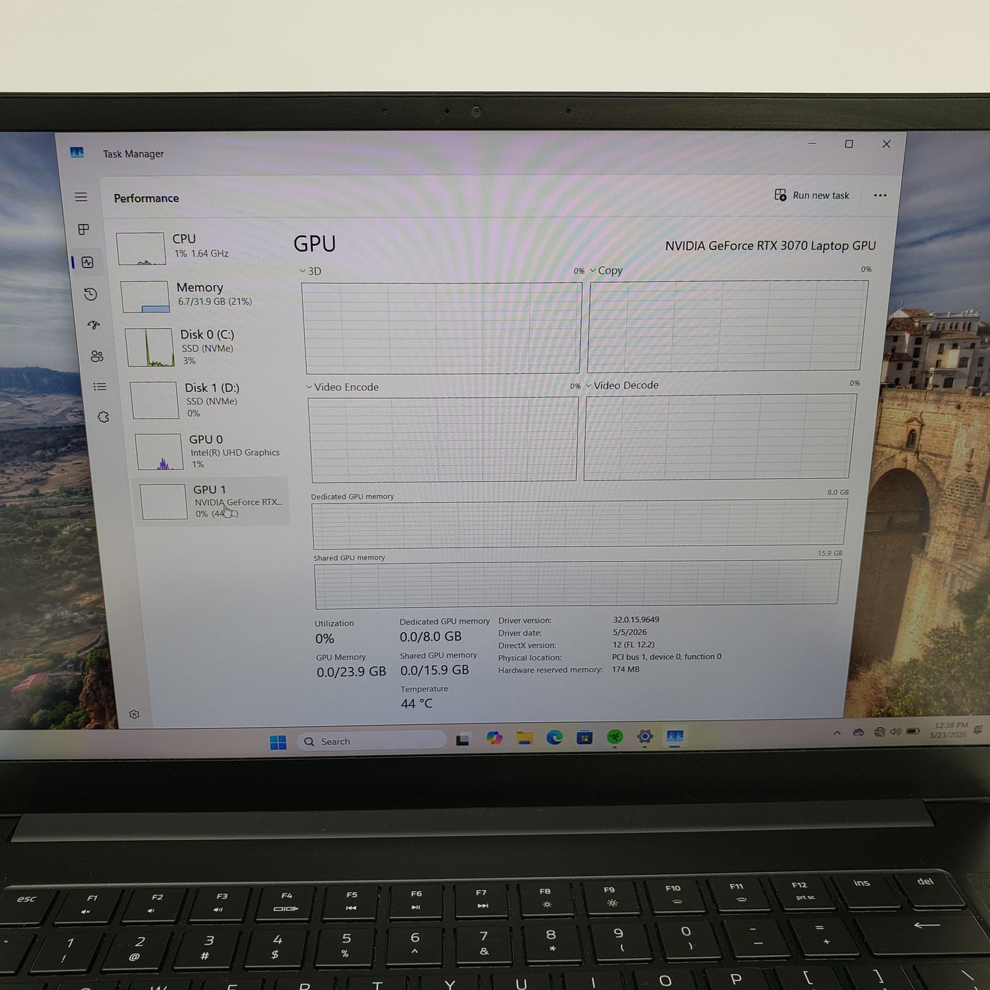 Razer Blade 15 RZ09 15.6" i7-10750H 2.6GHz 32GB RAM 2TB SSD 512GB SSD GeForce