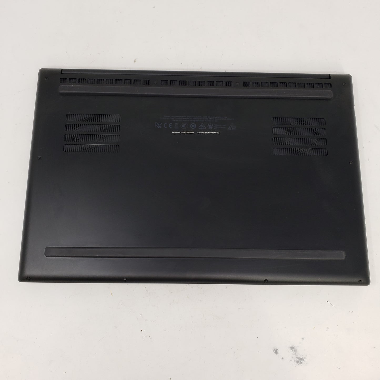 Razer Blade 15 RZ09 15.6" i7-10750H 2.6GHz 32GB RAM 2TB SSD 512GB SSD GeForce