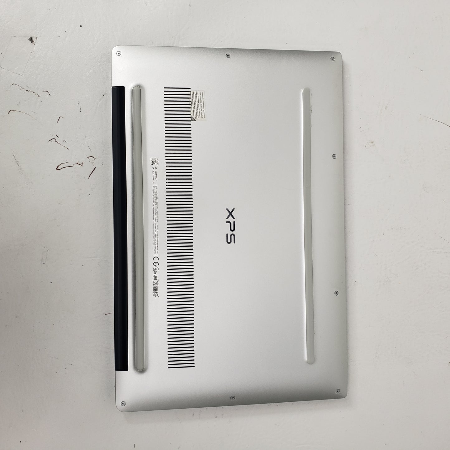 Dell XPS 7390 13.3" i5-10210U 1.6GHz 8GB RAM 256GB SSD