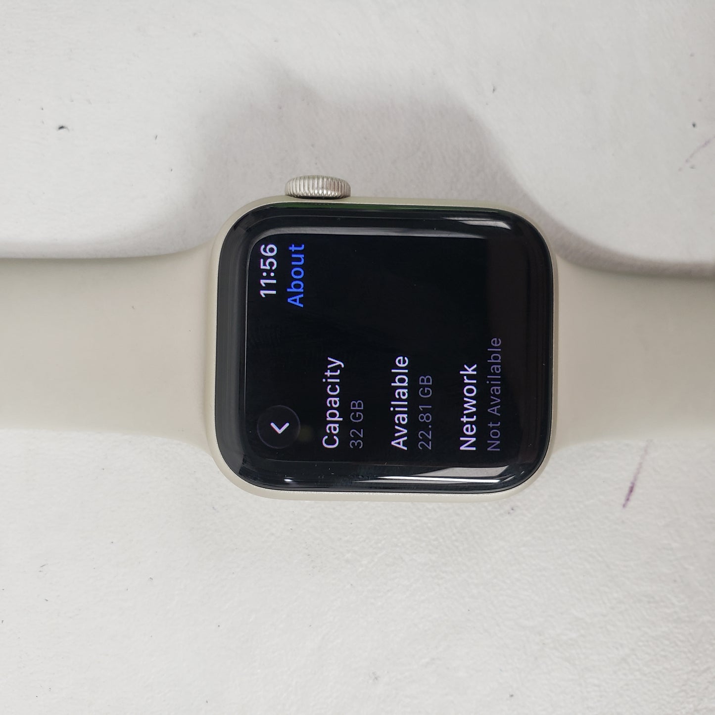 Unlocked Apple Watch SE 2nd Gen 40MM Starlight Aluminum Starlight Sport Band MRG03LL/A