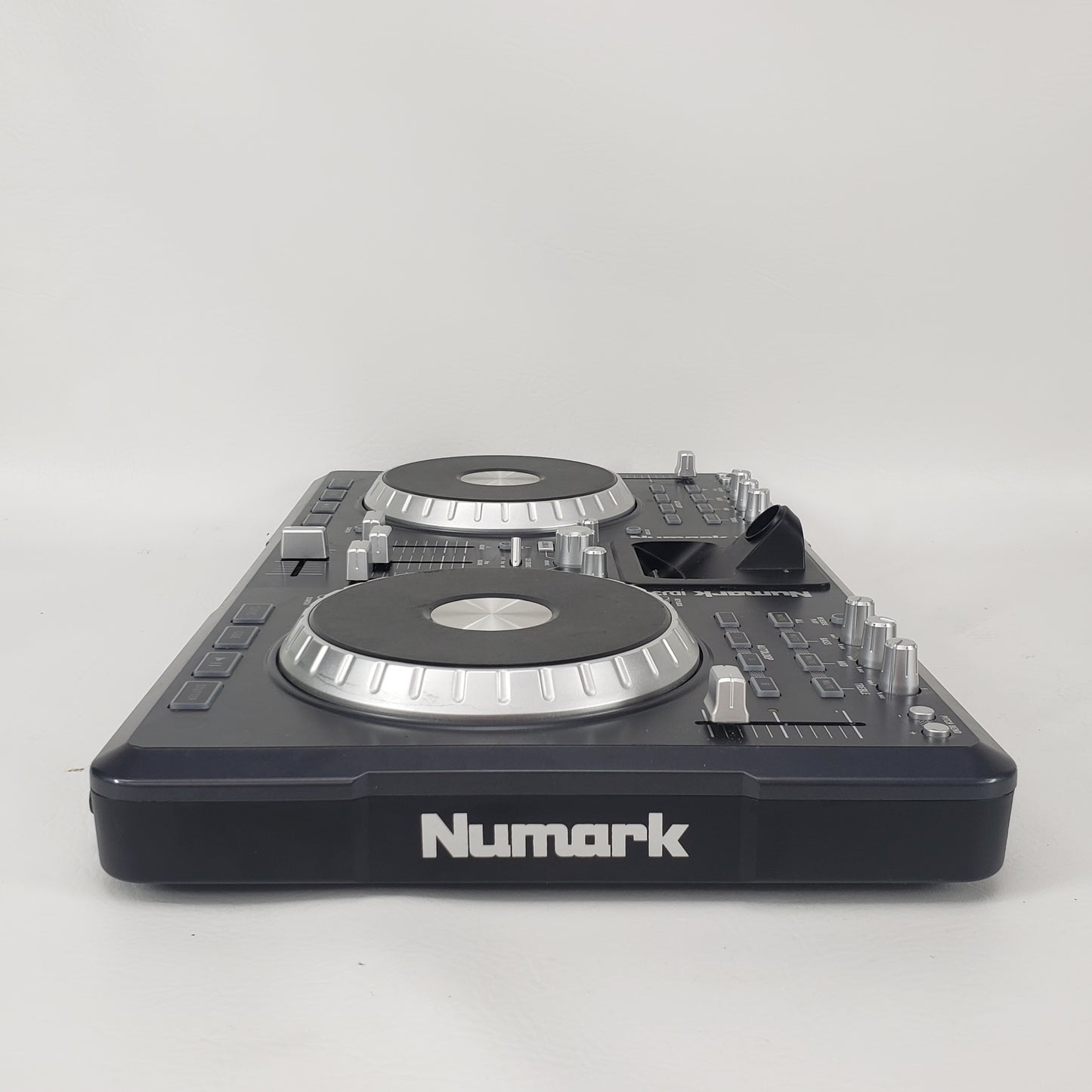 Numark iDJ3 All-in-One Digital DJ Controller
