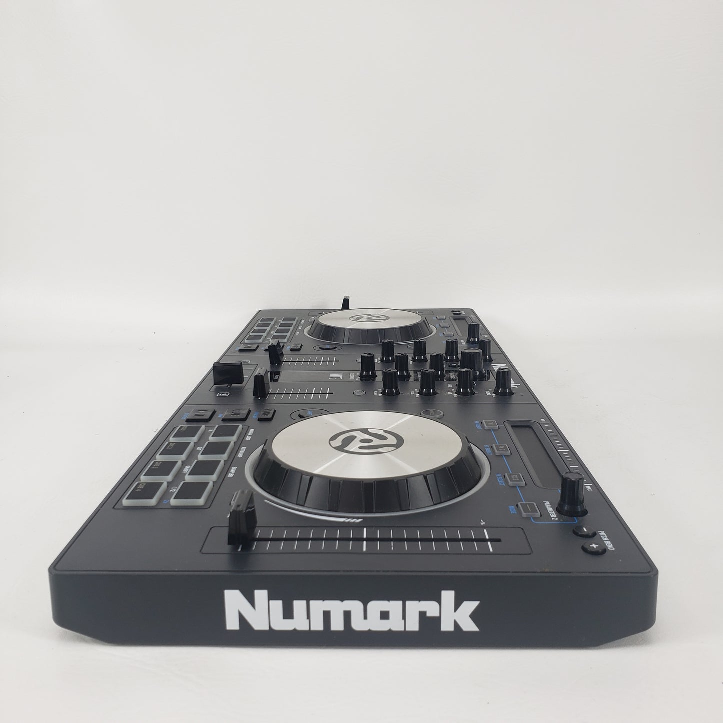 Numark Mixtrack 3 Dual-Deck USB MIDI DJ Controller MT3