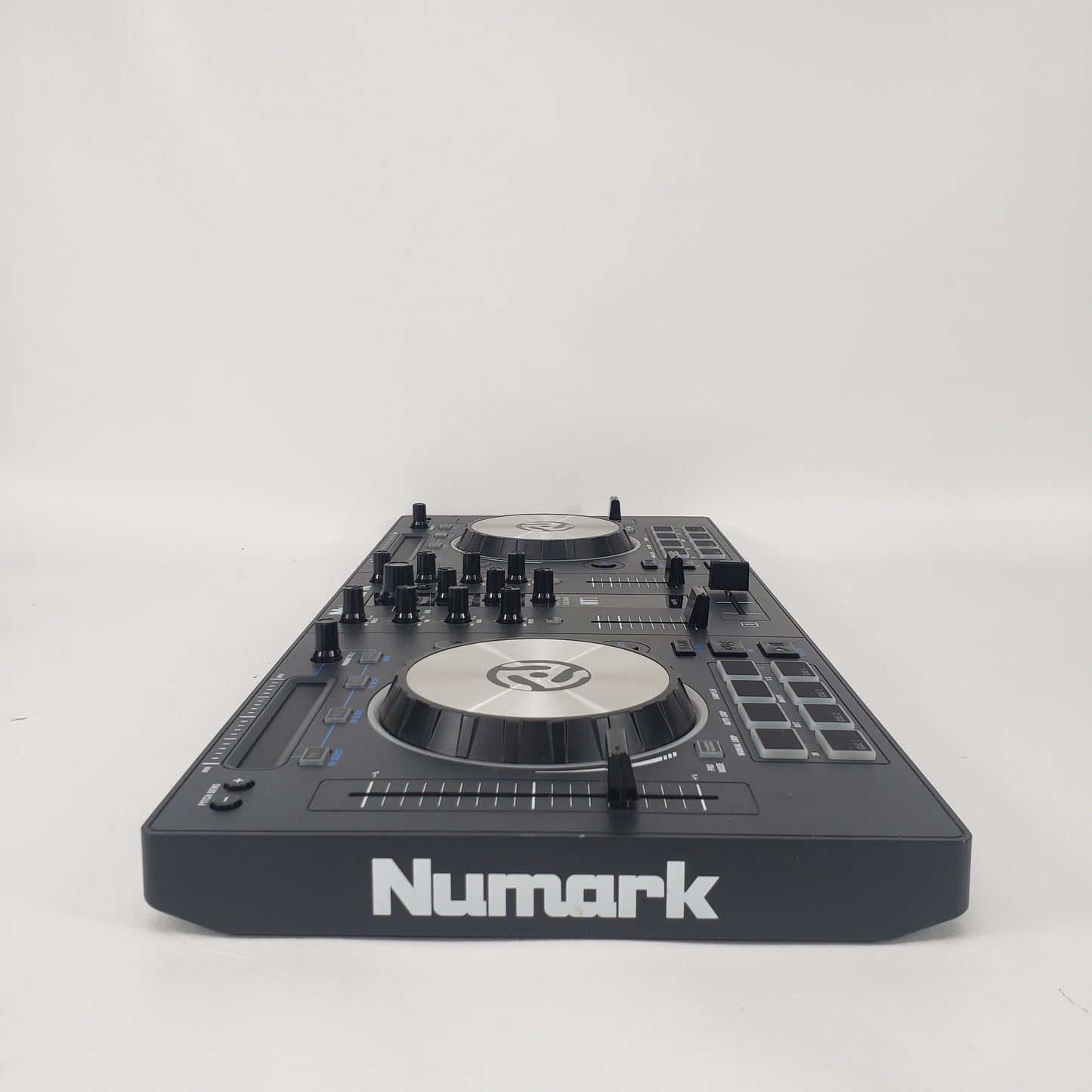 Numark Mixtrack 3 Dual-Deck USB MIDI DJ Controller MT3