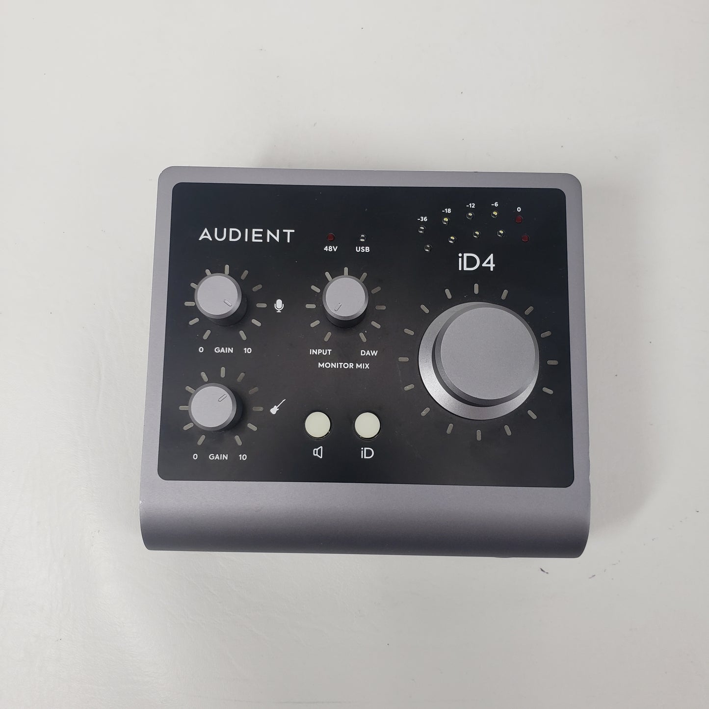 Audient iD4 High-Performance USB 2.0 Audio Interface
