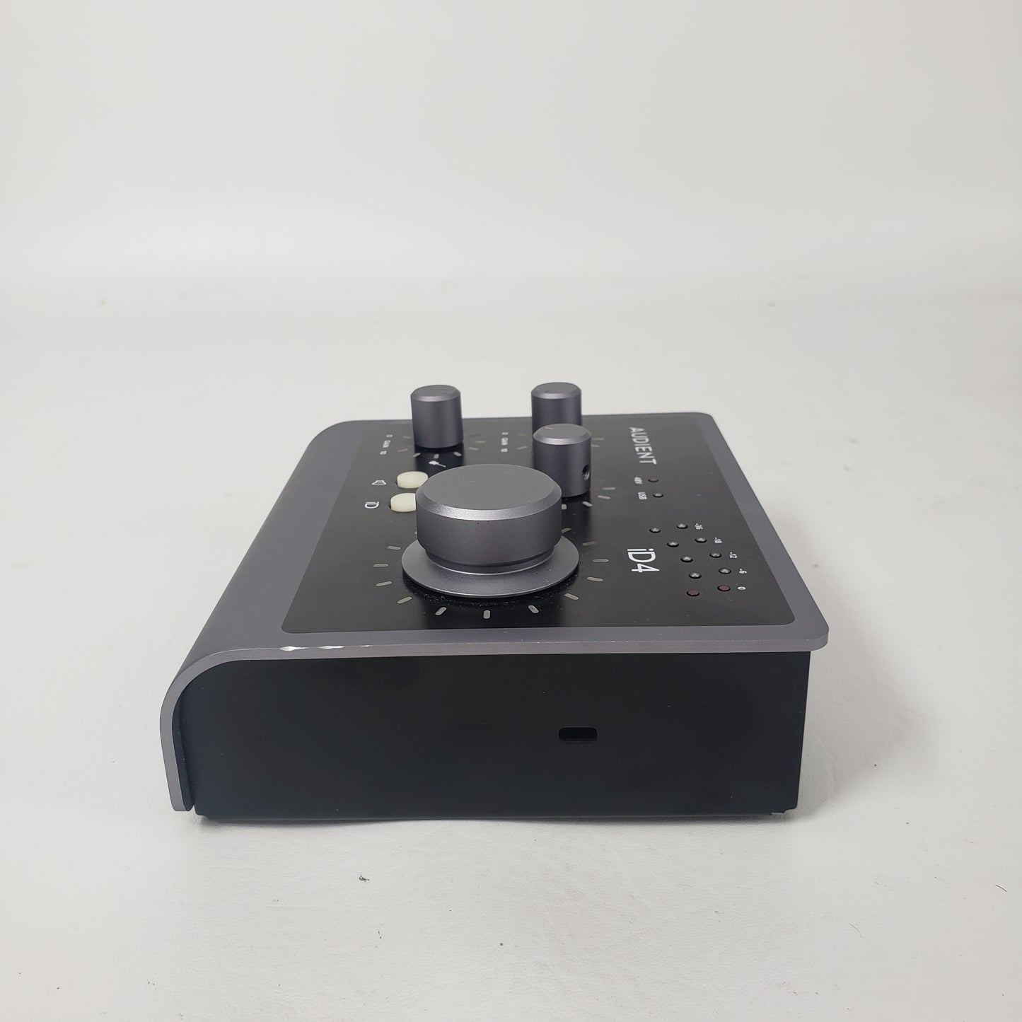 Audient iD4 High-Performance USB 2.0 Audio Interface