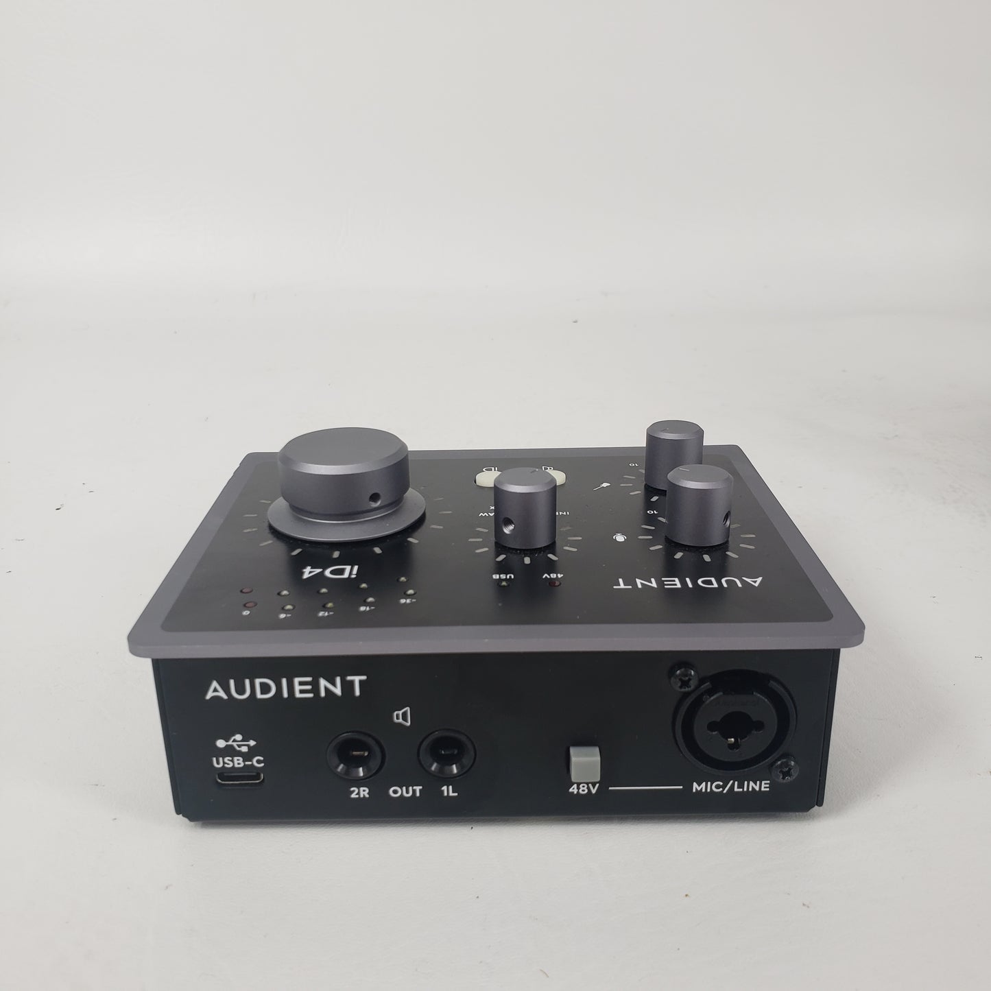 Audient iD4 High-Performance USB 2.0 Audio Interface