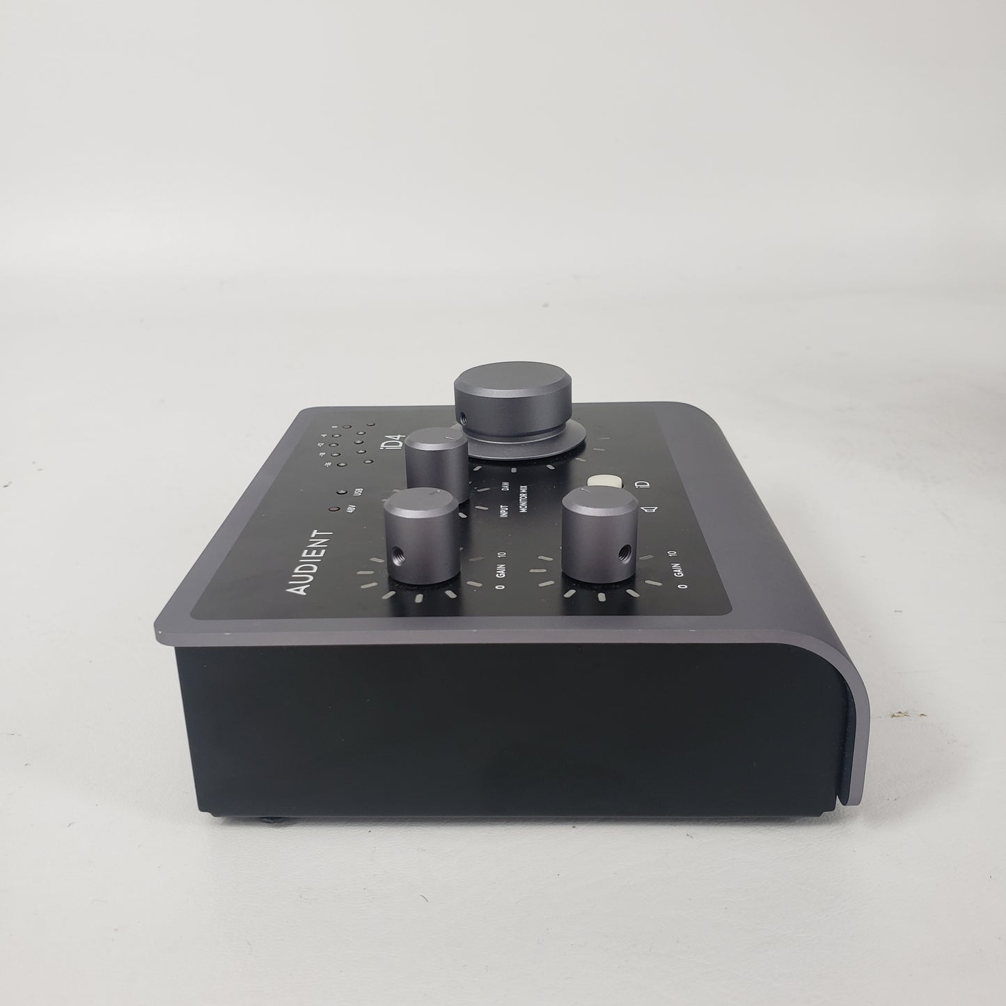 Audient iD4 High-Performance USB 2.0 Audio Interface
