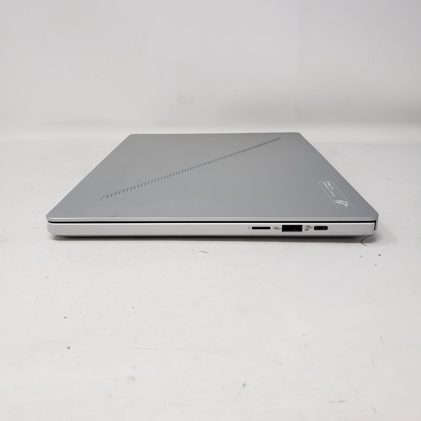 Asus ROG Zephyrus G14 GA403UV 14" Ryzen 9 8945HS 4.0GHz 16GB RAM 1TB SSD GeForce