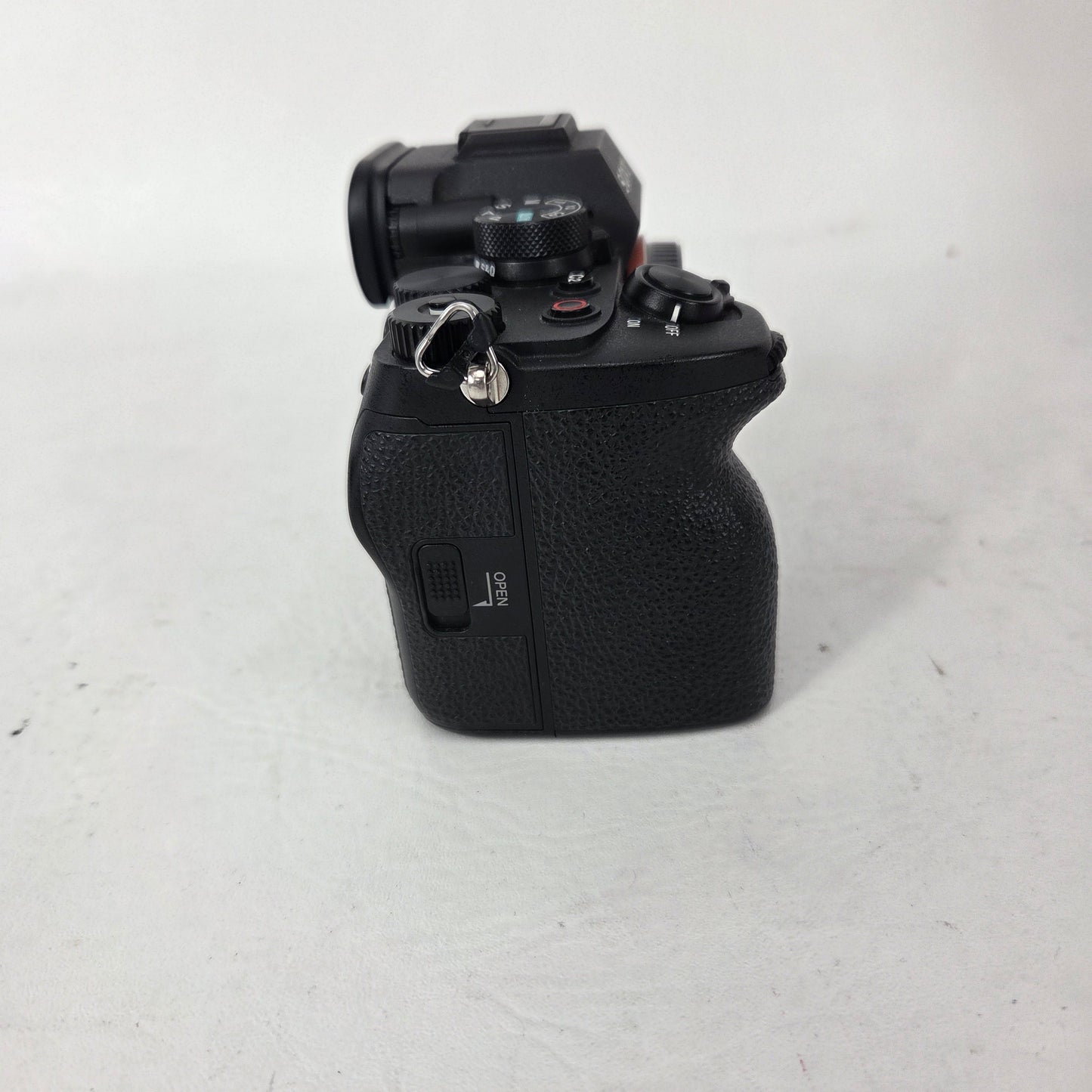 Sony Alpha A7 IV 33.0 MP Mirrorless Interchangeable Lens