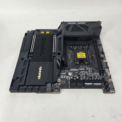 EVGA Z690 DARK Kingpin Intel LGA 1700 E-ATX DDR5 Motherboard Kingpin 