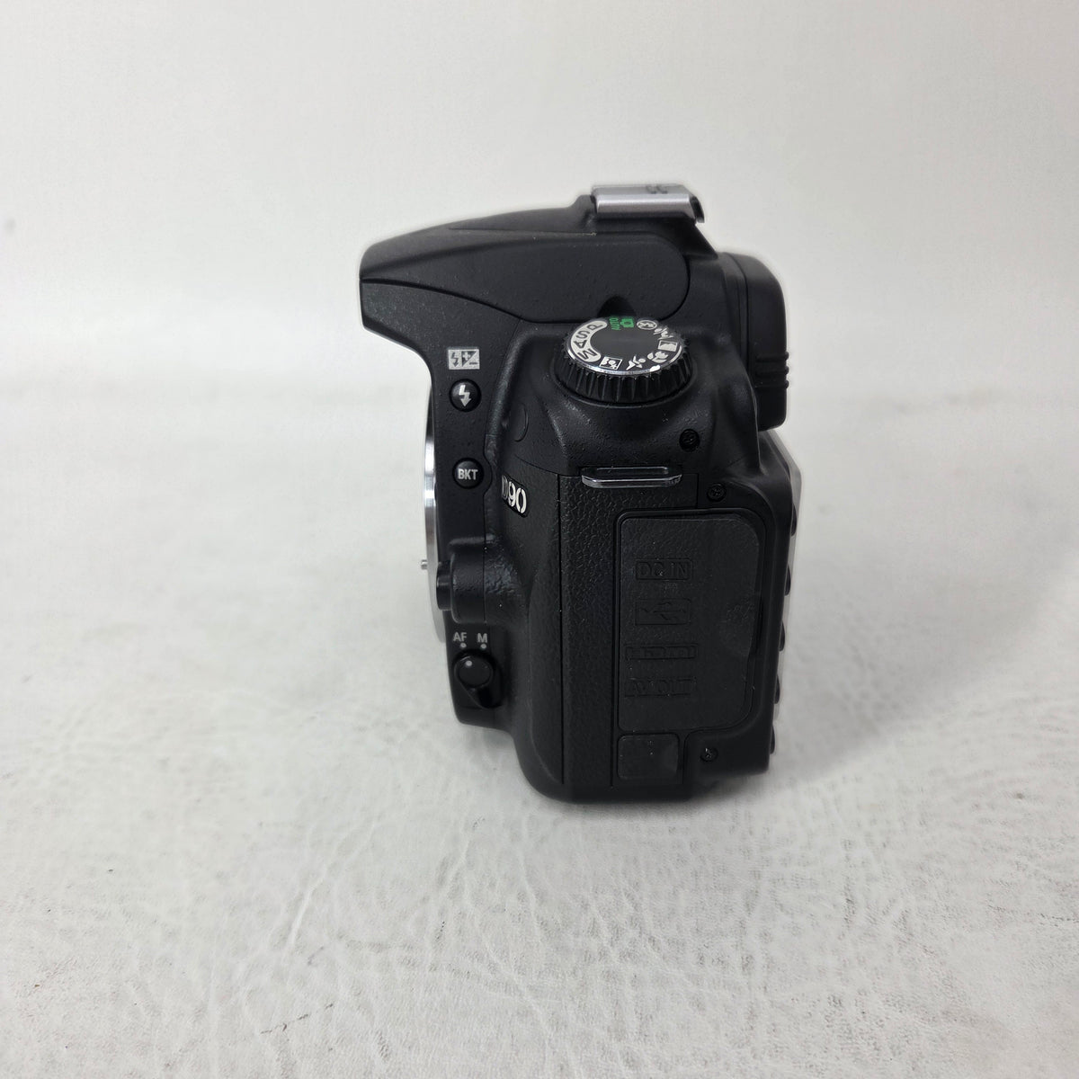 Nikon D90 12.3MP Digital SLR DSLR Camera