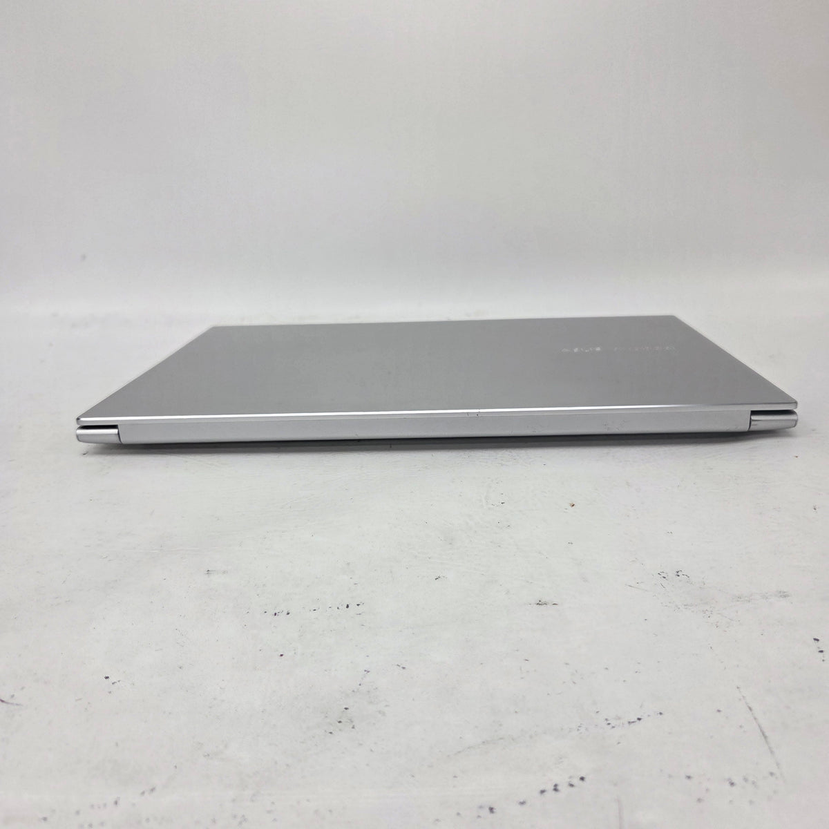 Asus Vivobook 17 X1703ZA 17.3" i3-1220P 1.5GHz 8GB RAM 256GB SSD
