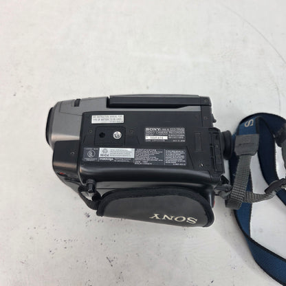 Sony Handycam CCD-TRV52 8mm Analog Camcorder