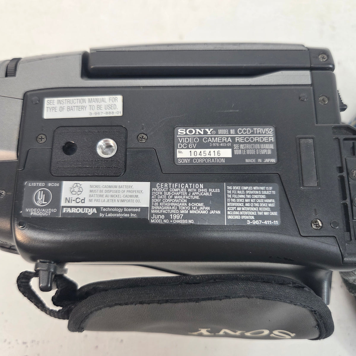 Sony Handycam CCD-TRV52 8mm Analog Camcorder