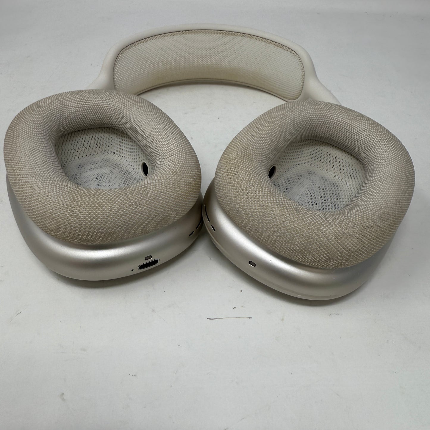 Apple AirPods Max Wireless Over-Ear Headphones Starlight MWW53AM/A