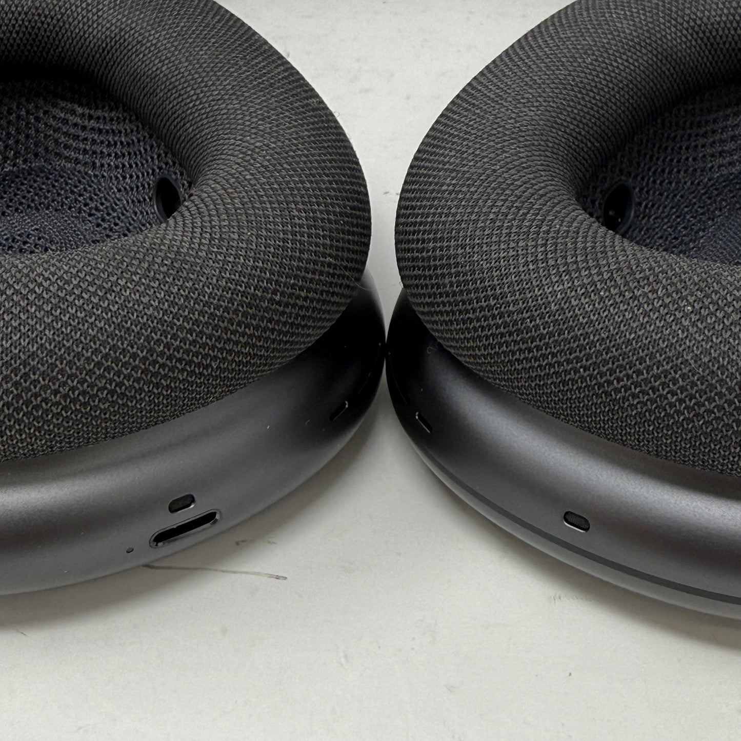Apple AirPods Max A2096 No Smart Case