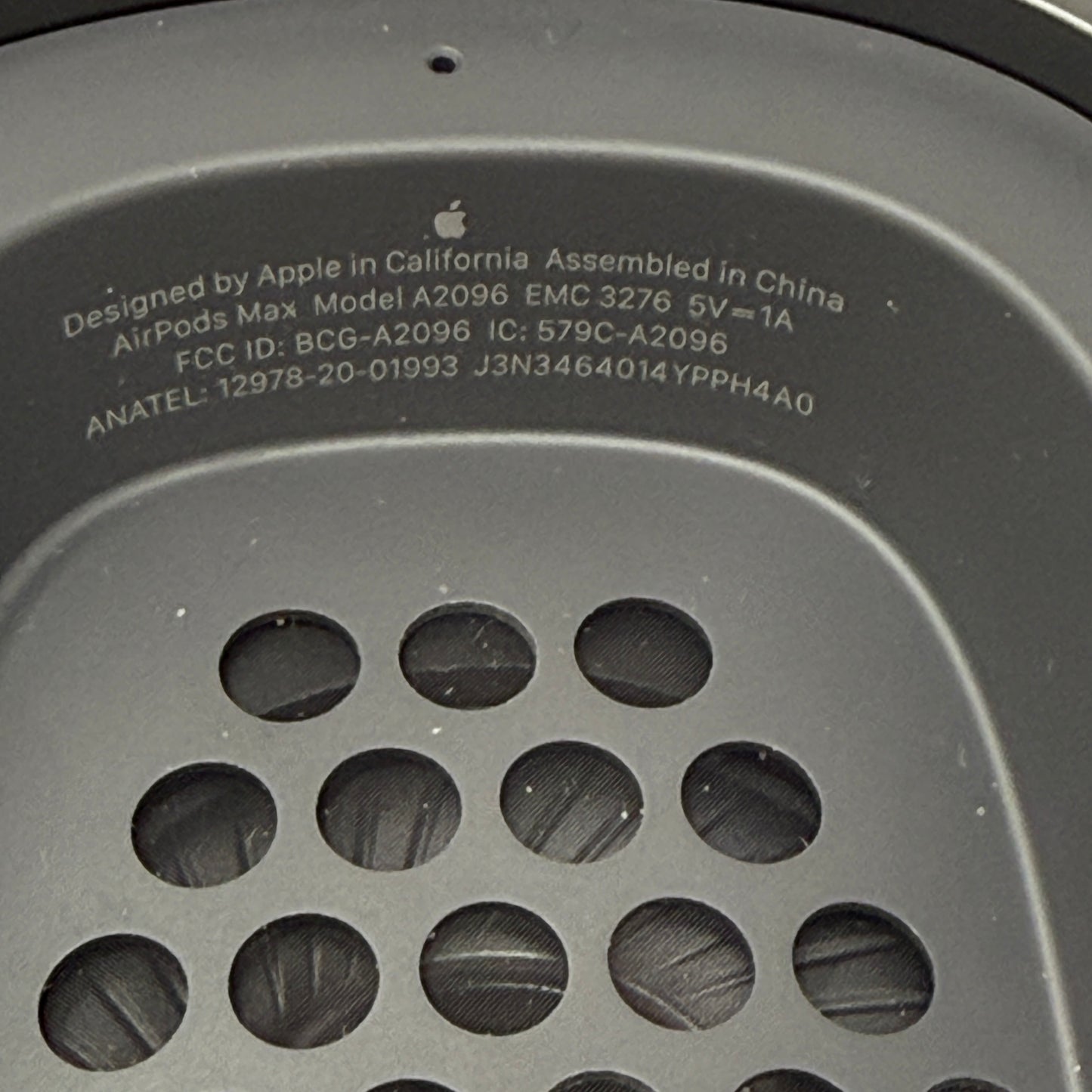 Apple AirPods Max A2096 No Smart Case