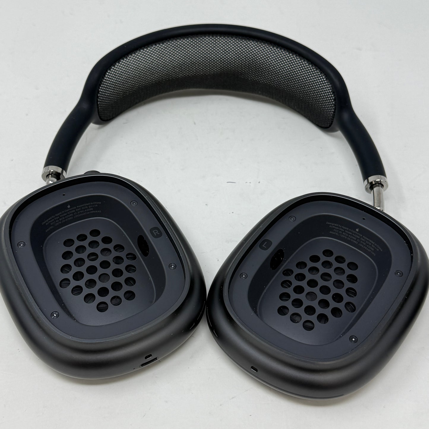 Apple AirPods Max A2096 No Smart Case