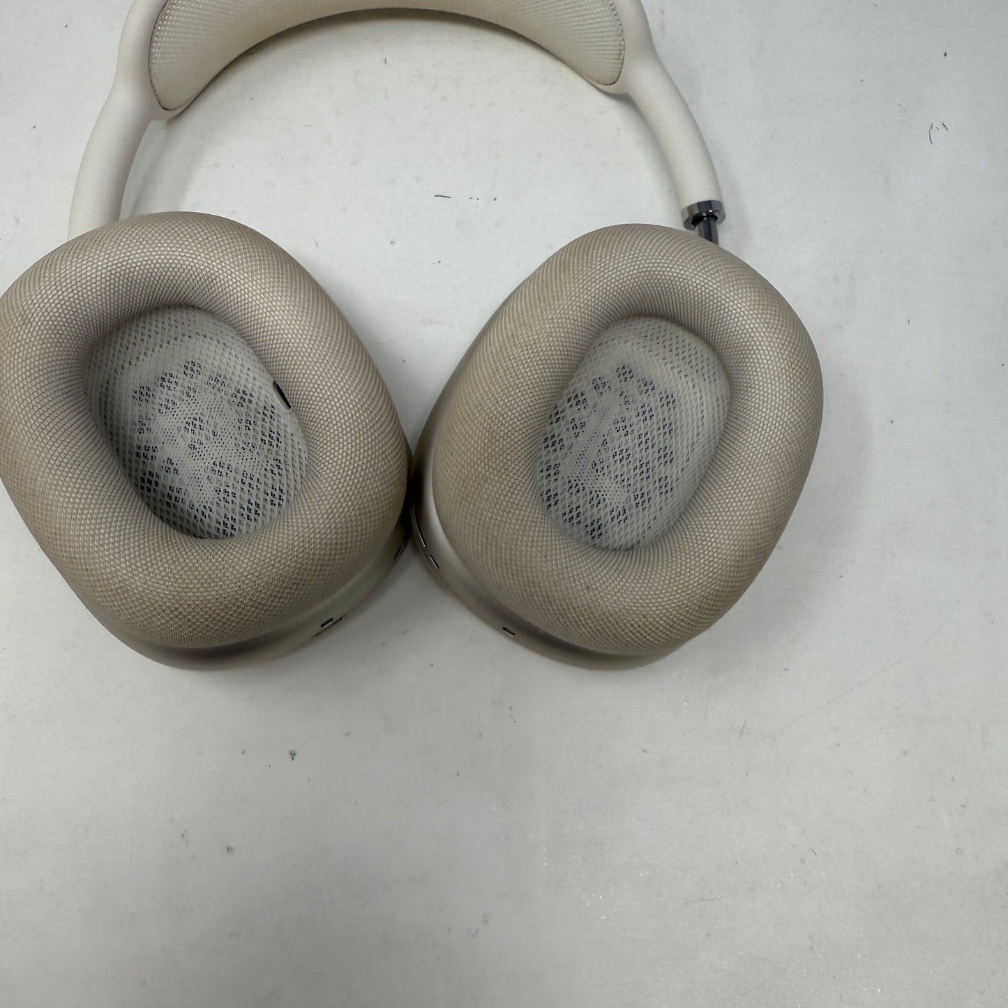 Apple AirPods Max Wireless Over-Ear Headphones Starlight MWW53AM/A