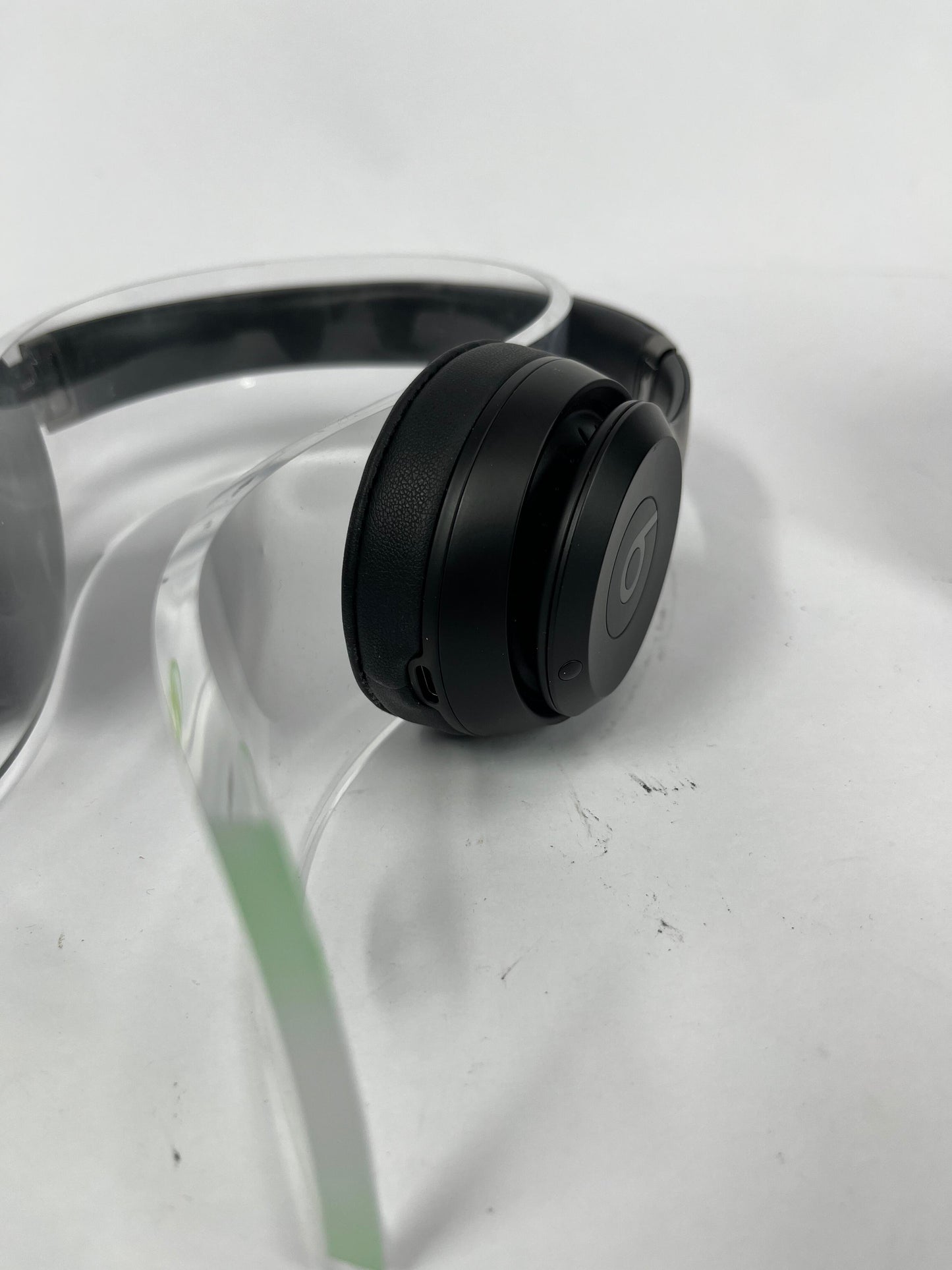 Beats Solo4 Wireless On-Ear Bluetooth Headphones Black MUW23LL/A