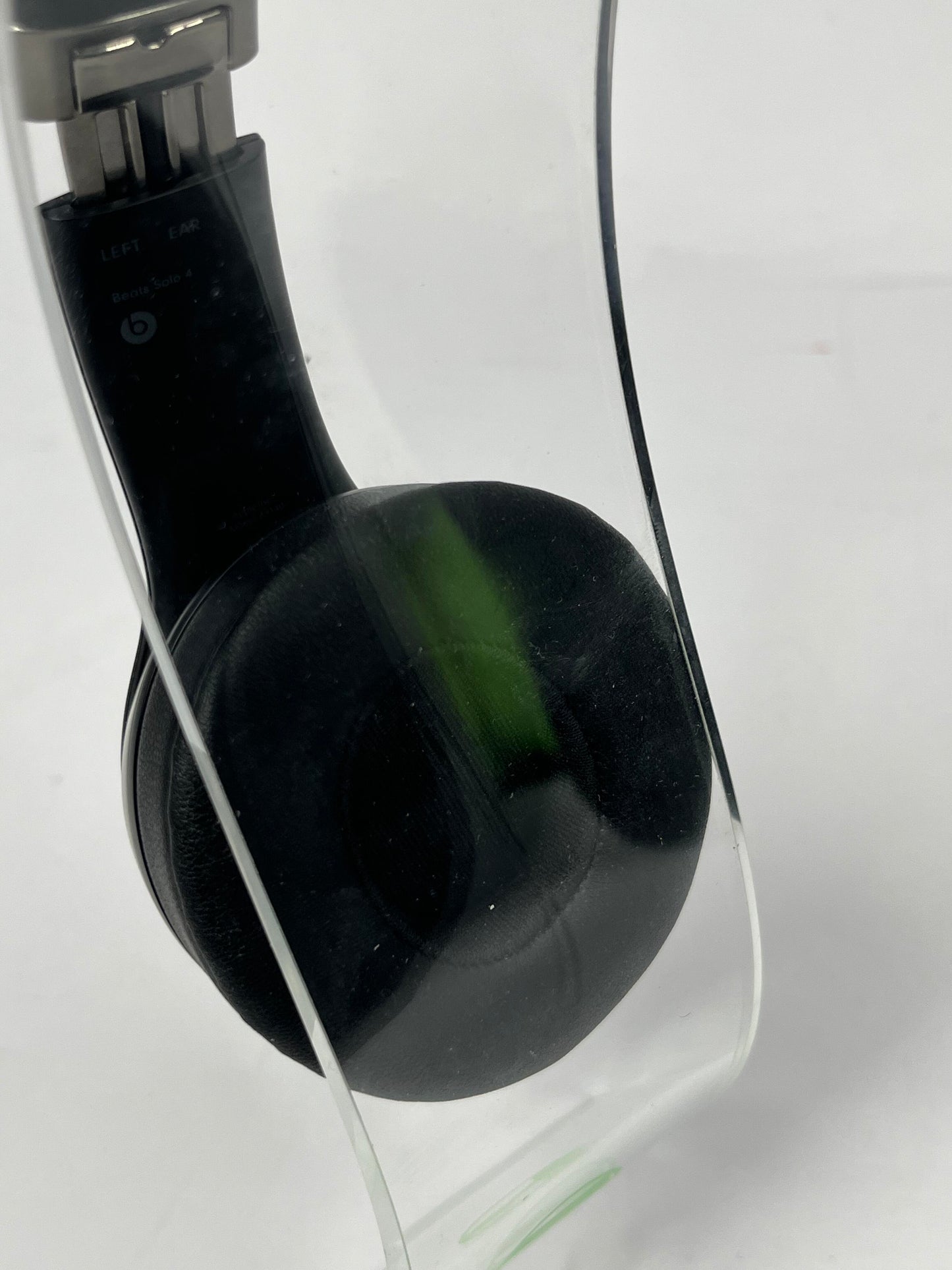 Beats Solo4 Wireless On-Ear Bluetooth Headphones Black MUW23LL/A