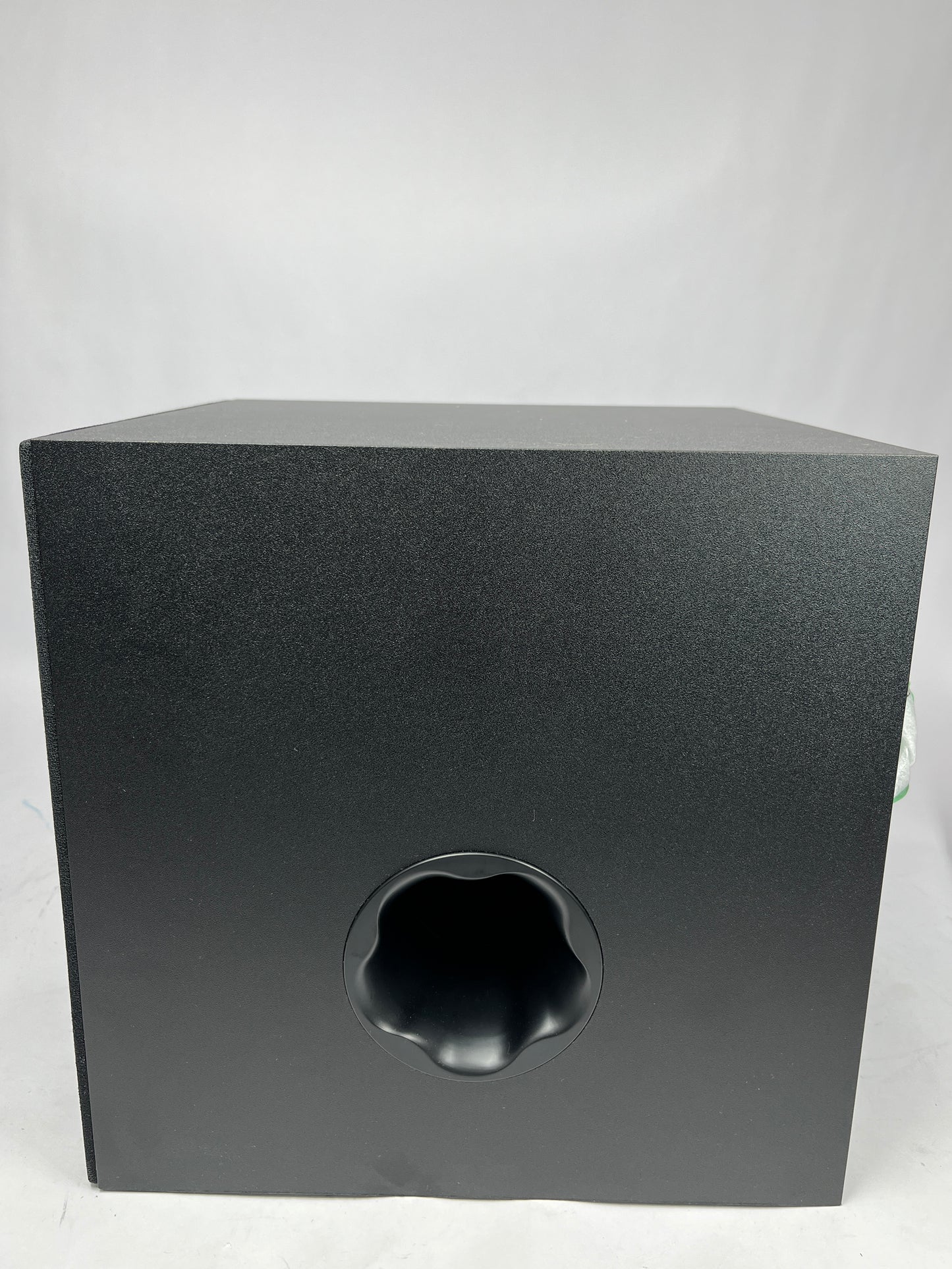 Yamaha NS-SW050 8-Inch 100-Watt-Max Powered Subwoofer Black
