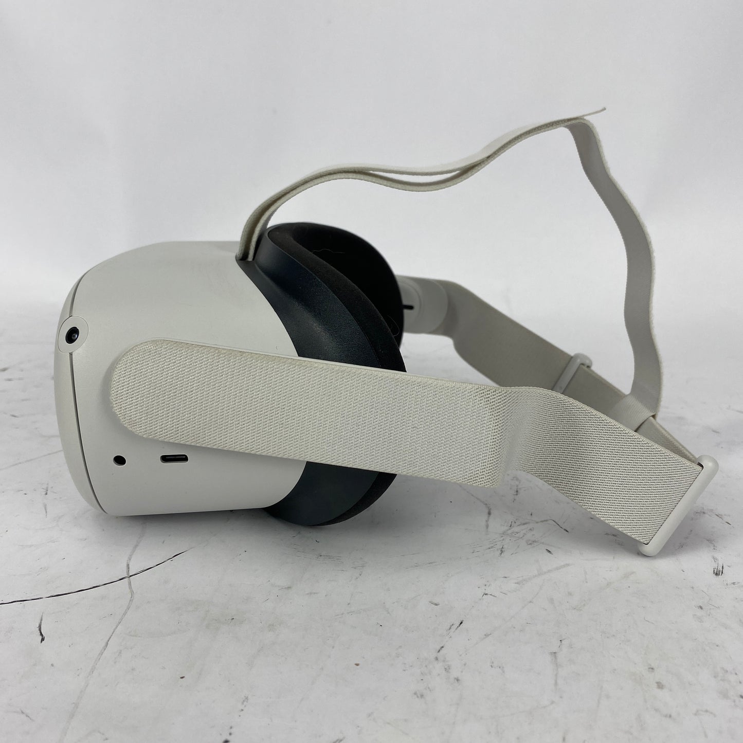 Oculus Quest 2 64GB Standalone All-in-One VR Headset KW49CM