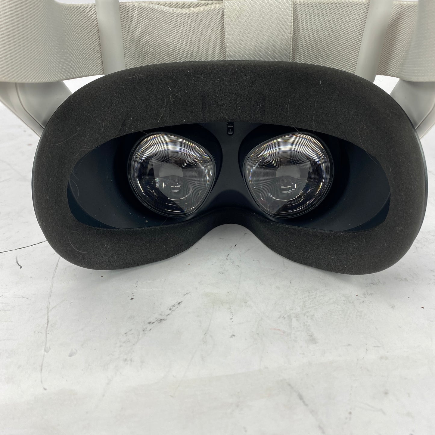 Oculus Quest 2 64GB Standalone All-in-One VR Headset KW49CM
