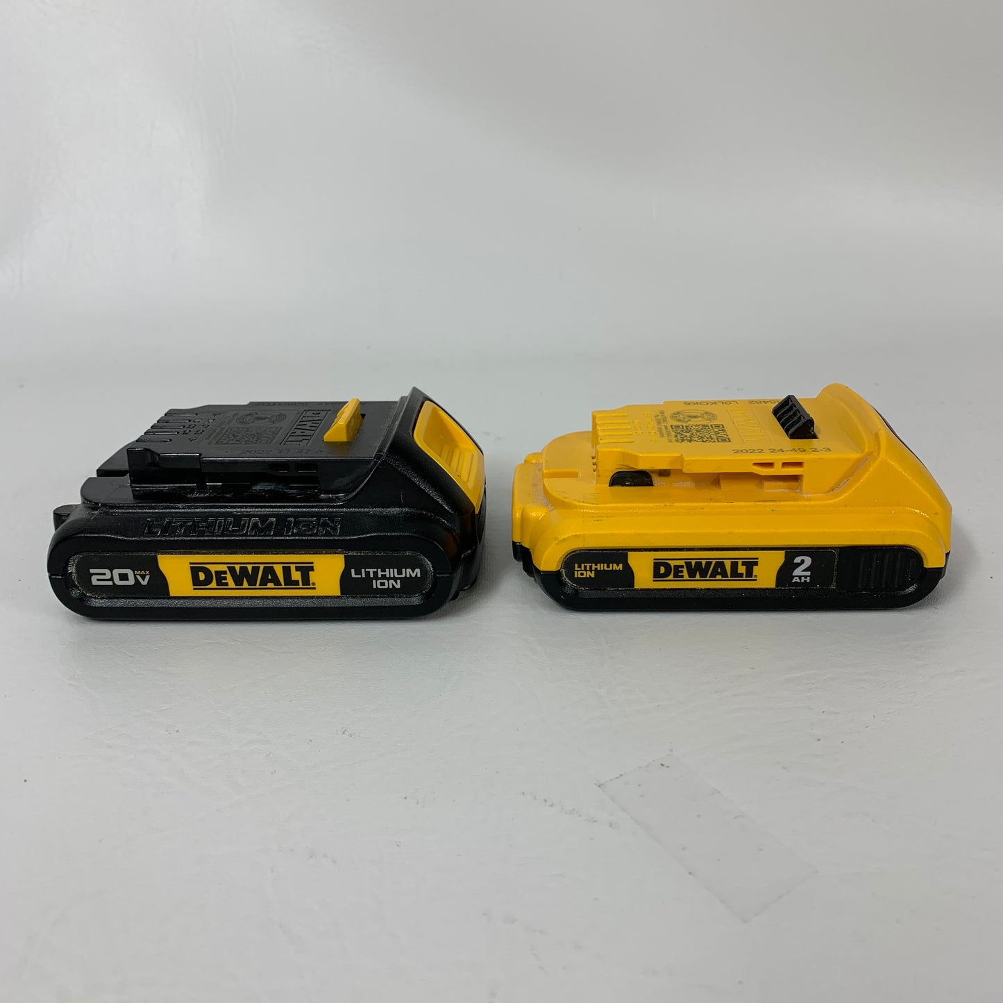 DeWalt DCB203 20V MAX Lithium-Ion Battery 2 Pack