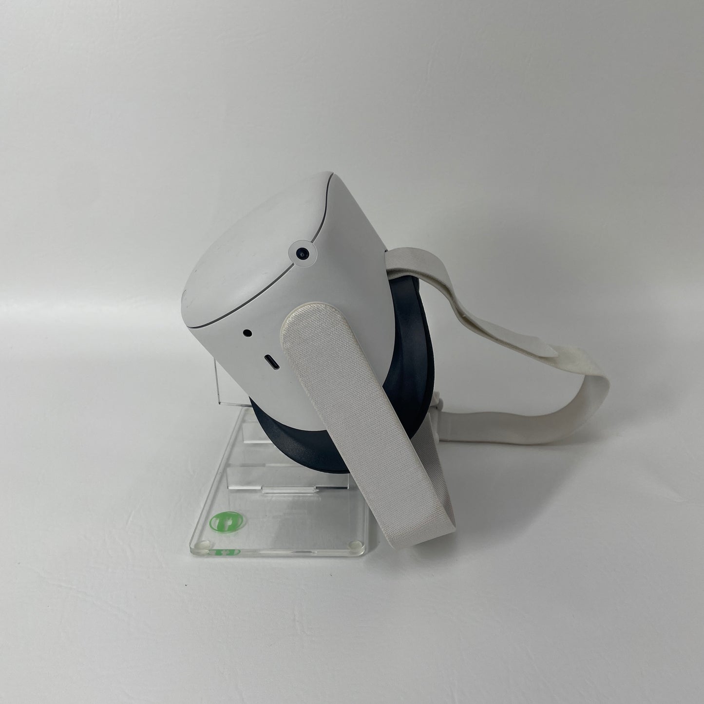 Meta Quest 2 64GB Standalone All-in-One VR Headset Only KW49CM