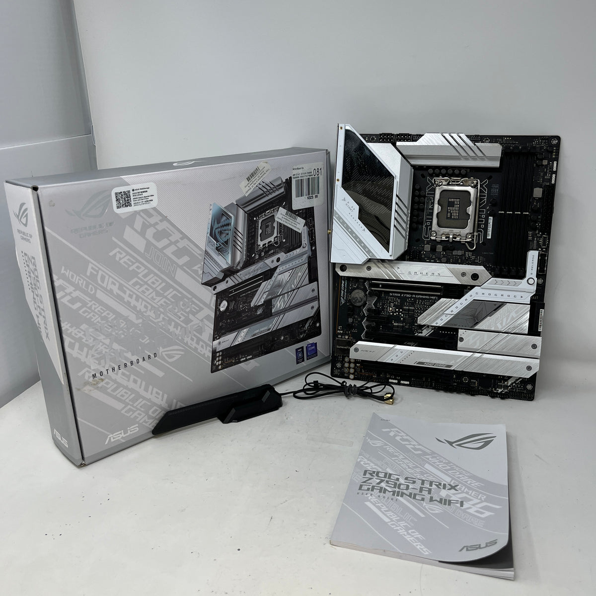 Asus ROG STRIX Z790-A GAMING WIFI LGA 1700 ATX Intel DDR5 Motherboard