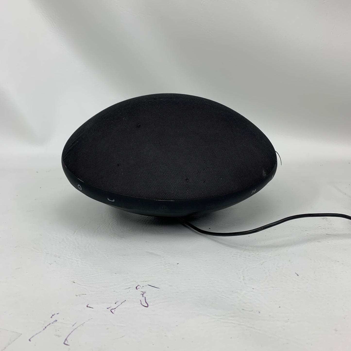 Broken Harman/Kardon Onyx Studio 4 Wireless Bluetooth Speaker Black - Doesn't hold a charge