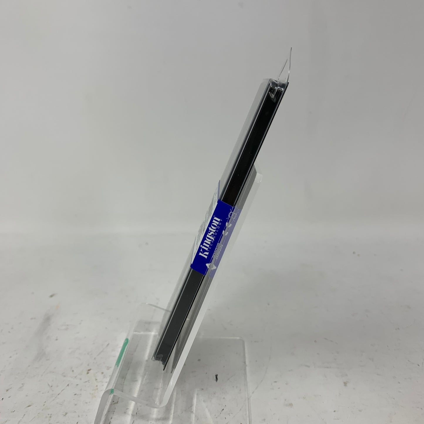 New Micron  PC4-2400T-RC1 16GB (1x16GB) RAM DDR4 2400MHz MTA18ASF2G72PZ-2G3B1QI