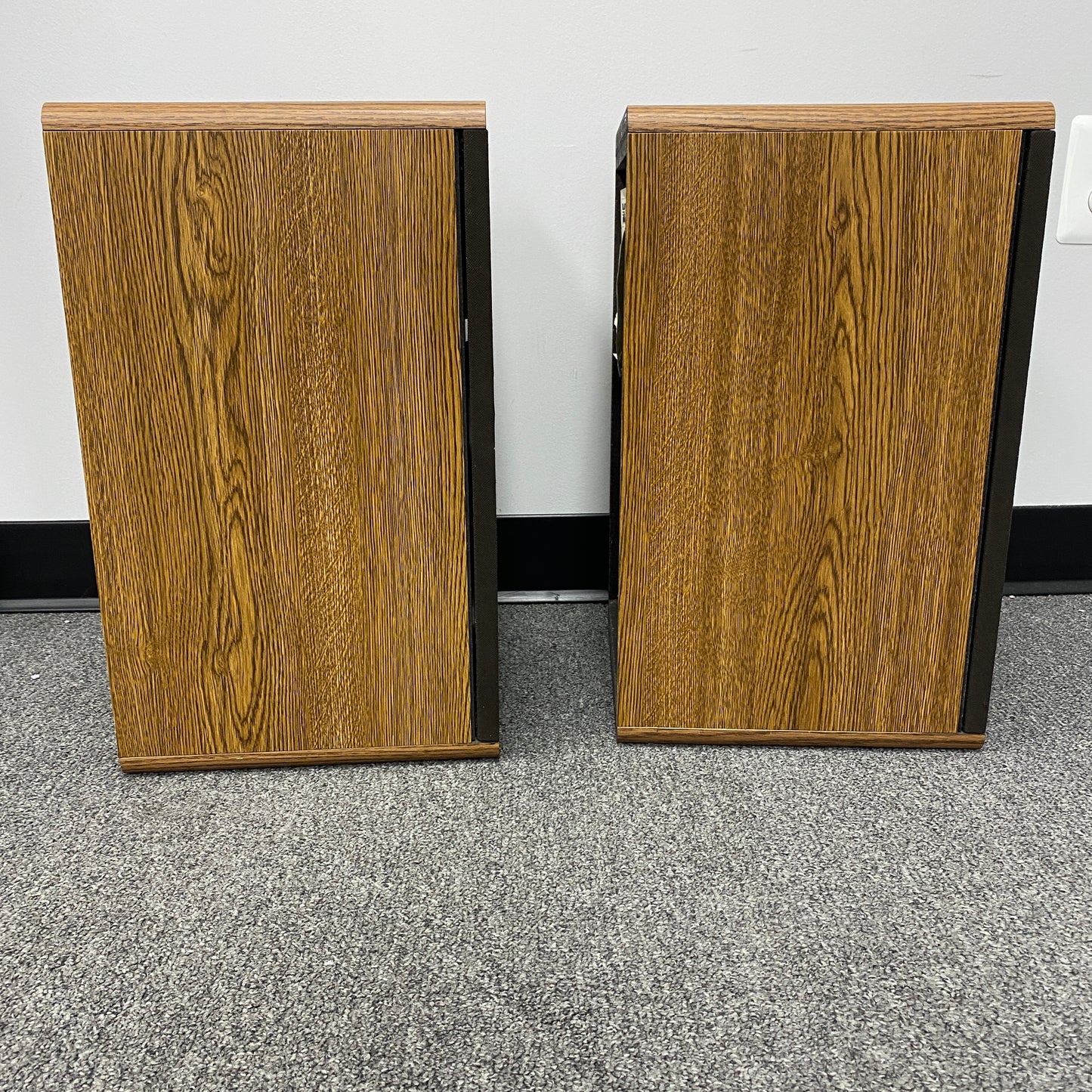 KLH 802 2-Way Bookshelf Speakers Brown