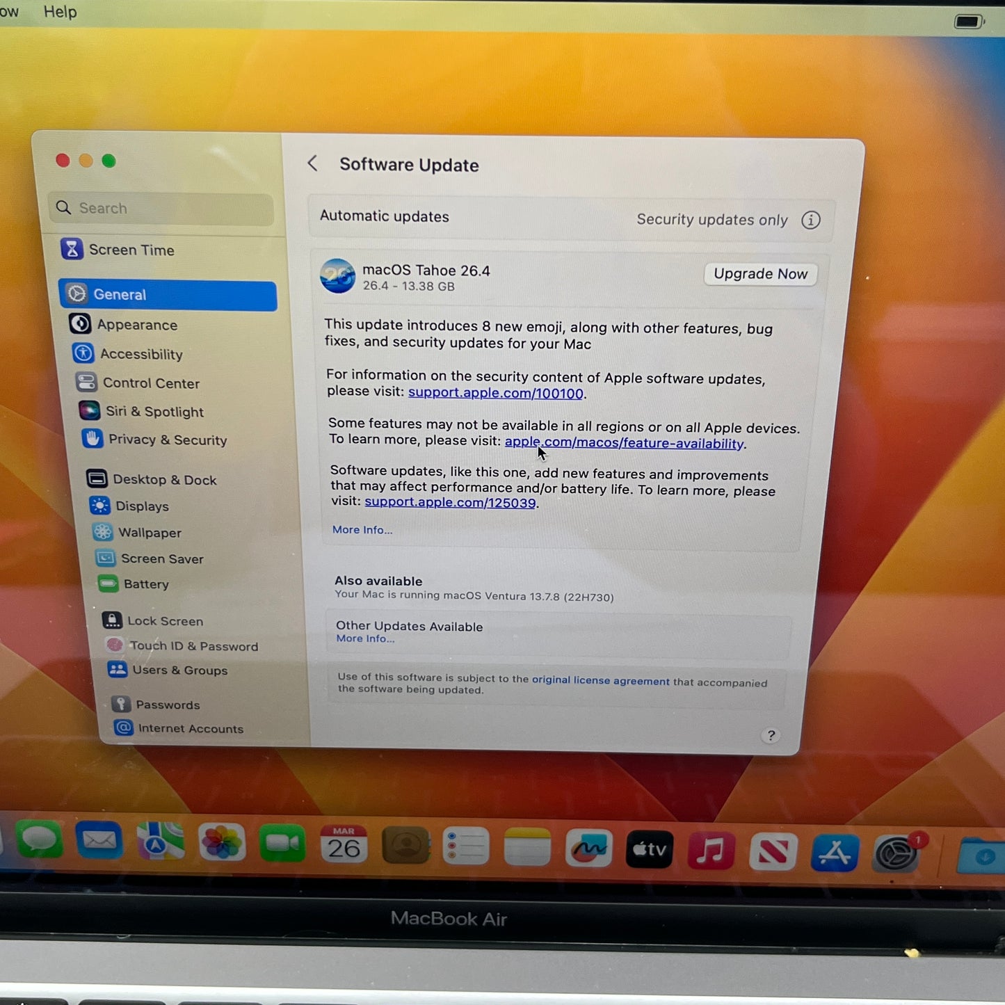 2020 Apple MacBook Air 13.3" M1 7C GPU 3.2GHz 8GB RAM 256GB SSD MGN63LL/A