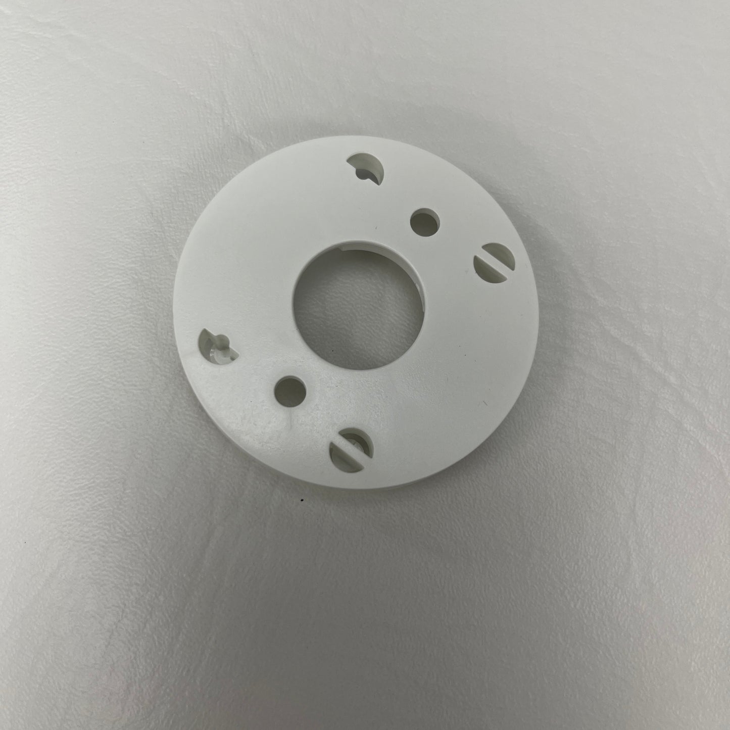 Lorex Smart Home Security Center 2K Wire-Free Cameras & Range Detector HC64A2U-E