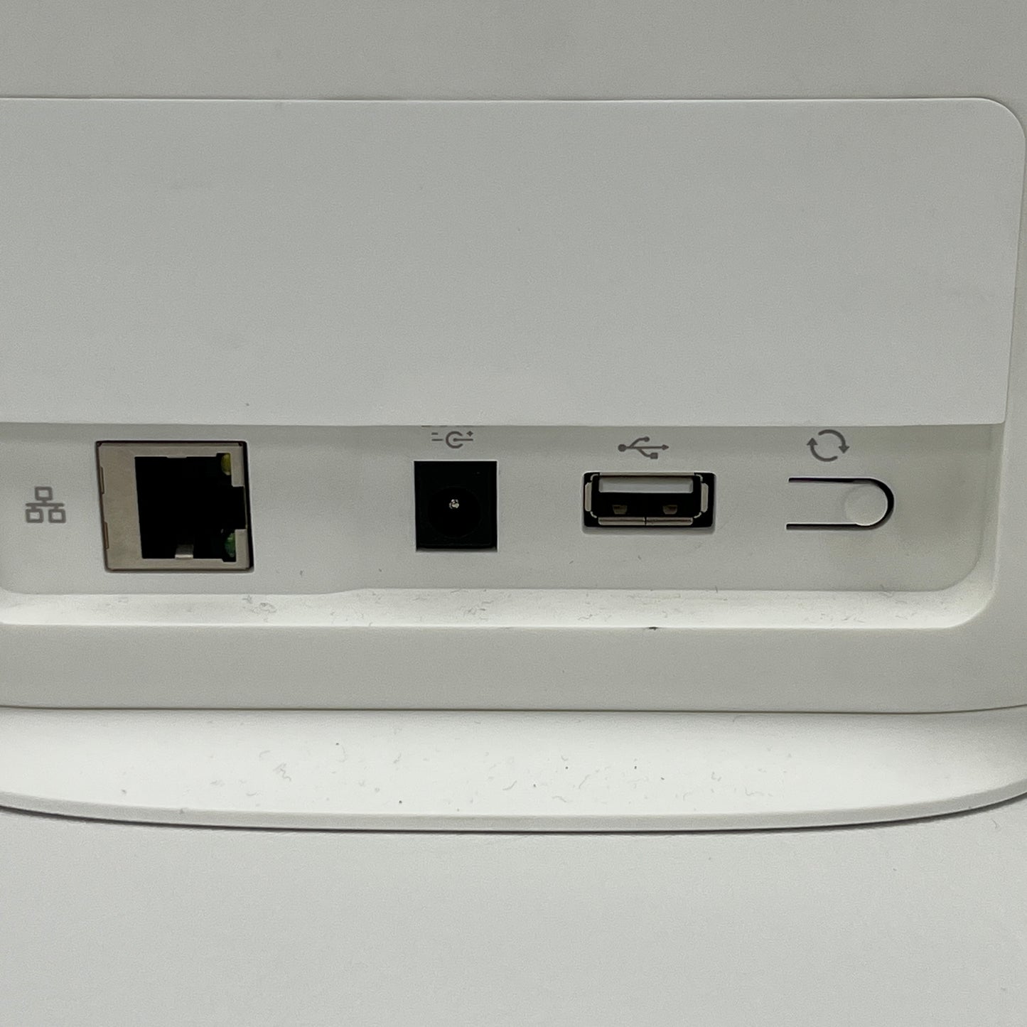 Lorex Smart Home Security Center 2K Wire-Free Cameras & Range Detector HC64A2U-E