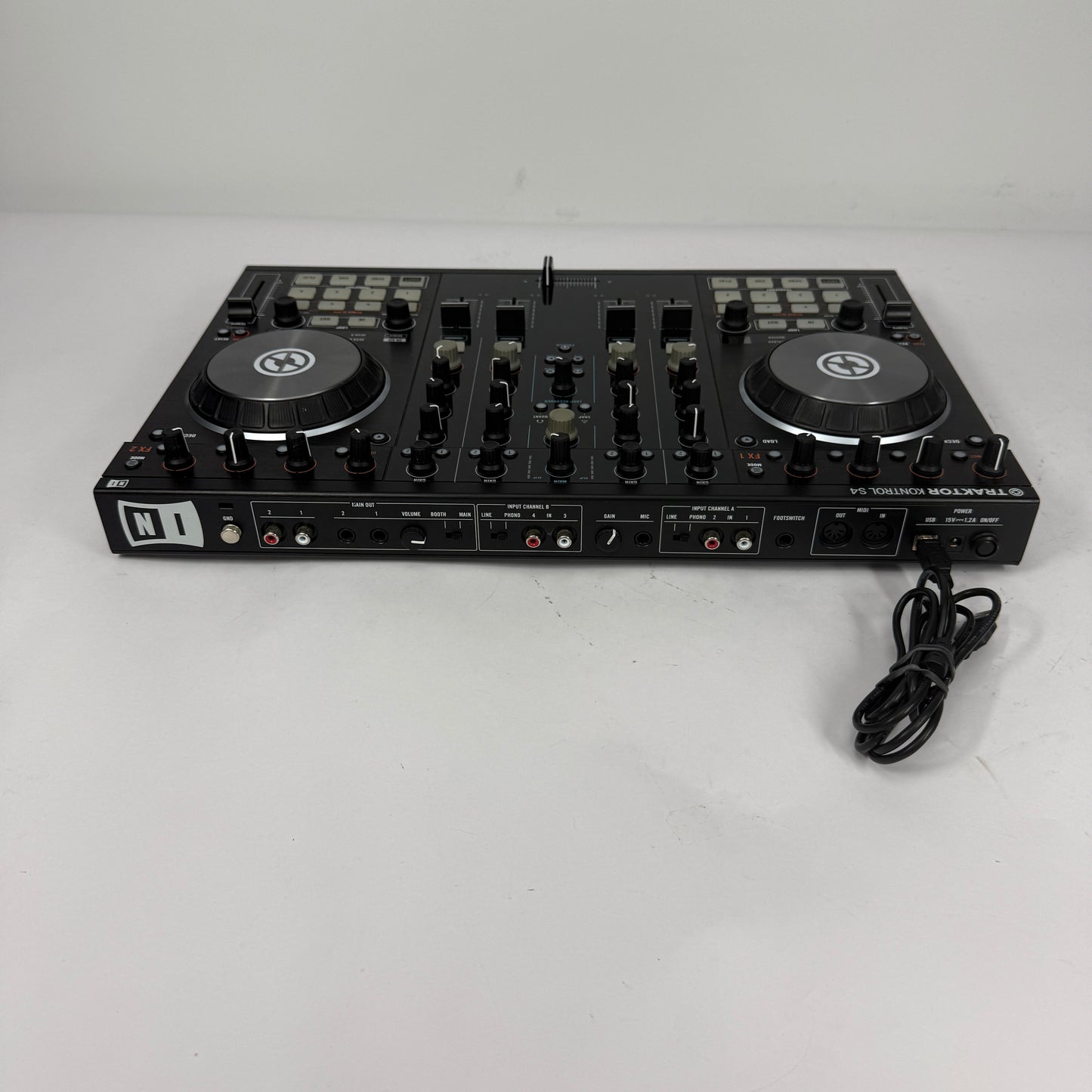Traktor Kontrol S4 MK2 DJ Controller