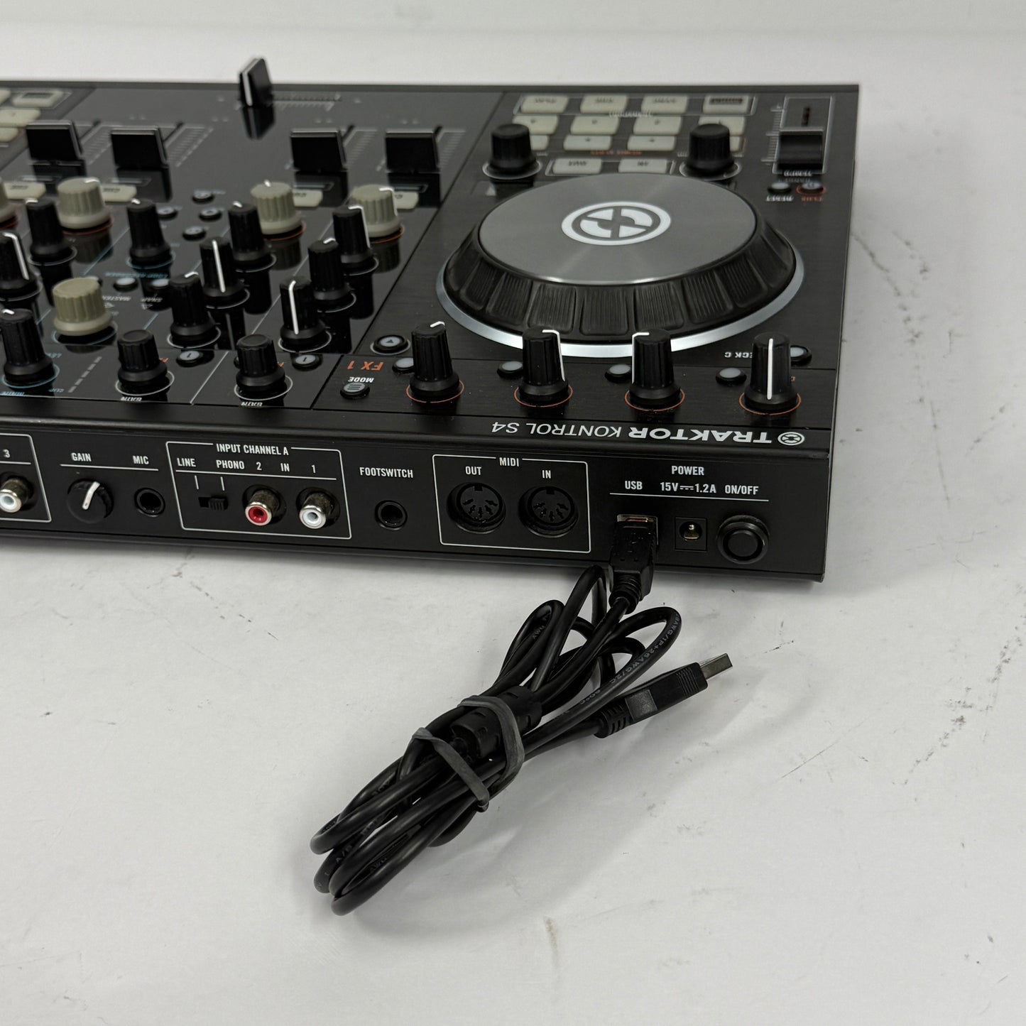 Traktor Kontrol S4 MK2 DJ Controller